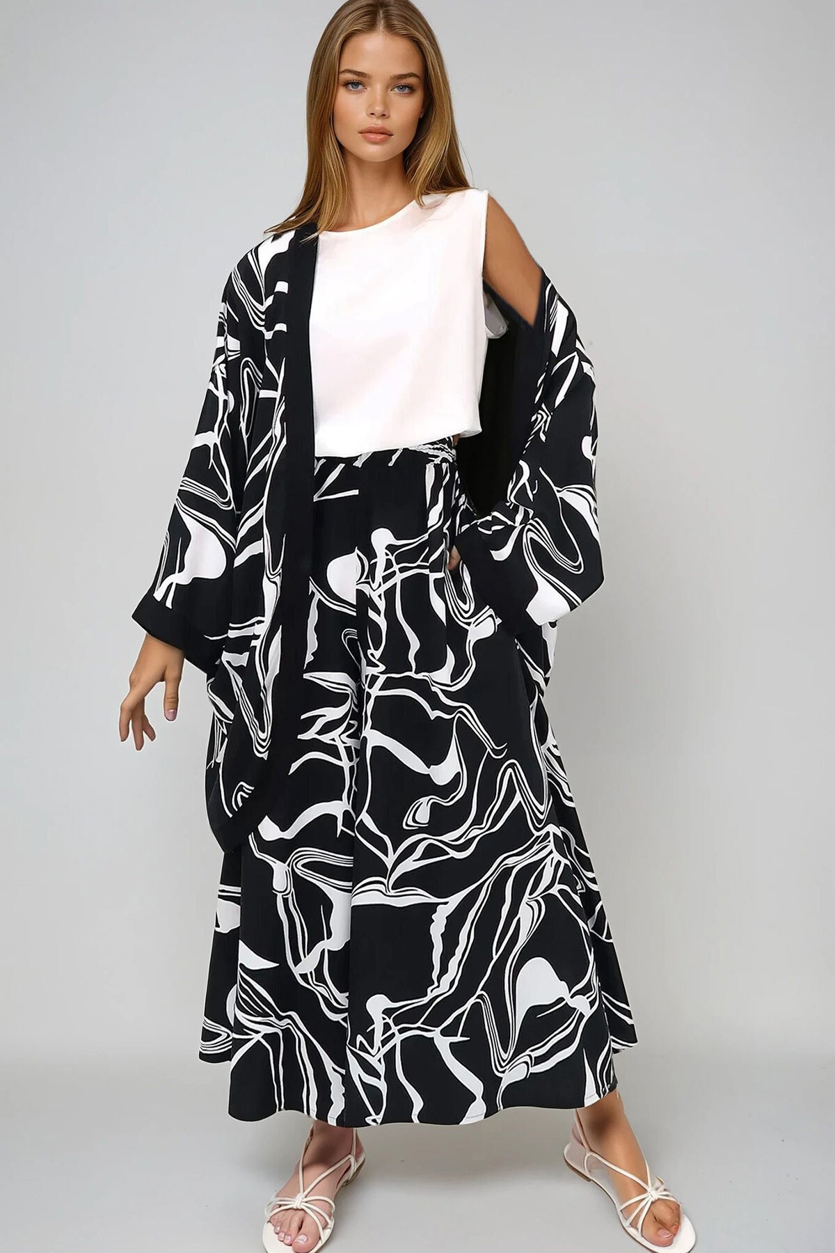 Siyah-Beyaz Geometrik Desenli Yazlık Oversize Kimono Basic Bluz Ve Palazzo Pantolon Takım