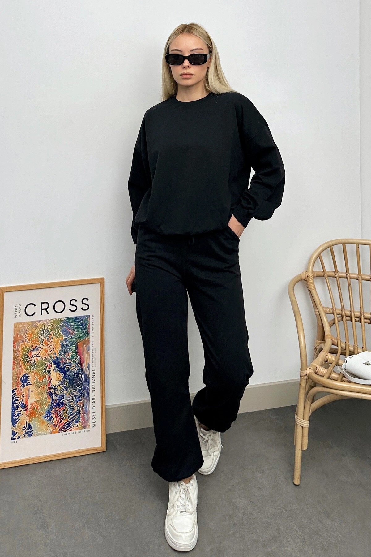 Siyah Bisiklet Yaka Beli Ve Paçası Lastikli İki İplik Basic Eşofman Takımı