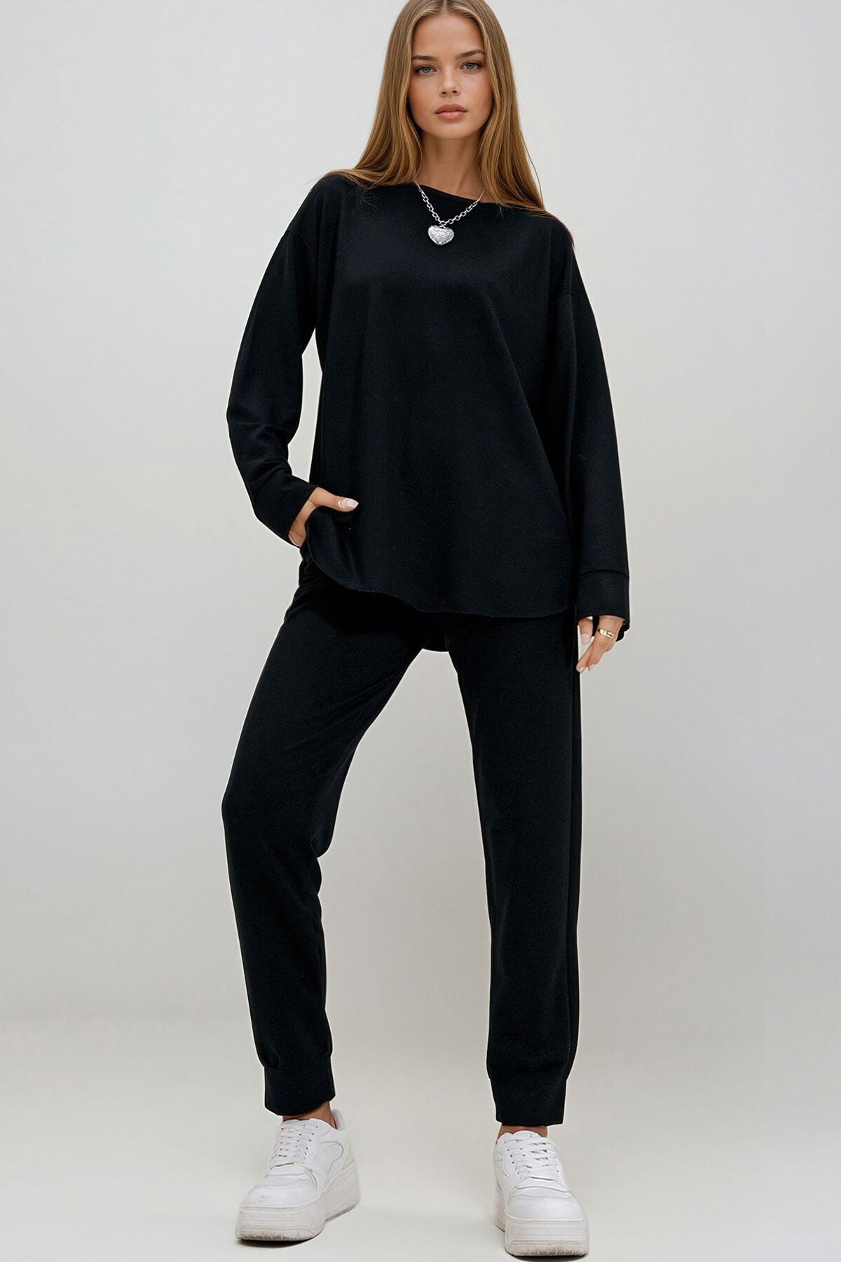 Siyah Bisiklet Yaka Yanları Yırtmaçlı Yumuşak Dokulu Modal Eşofman Takım