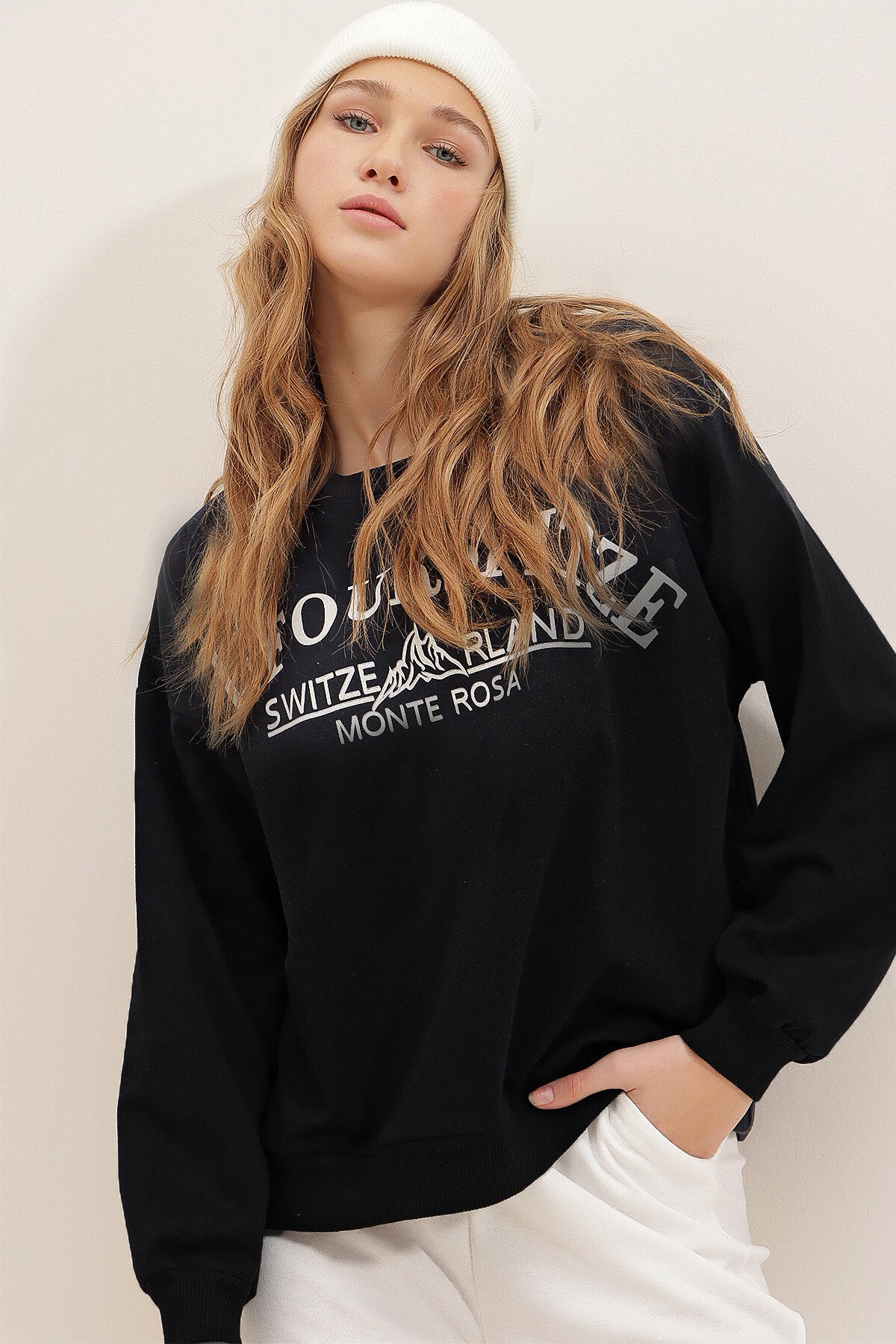 Siyah Bisiklet Yaka Yazı Baskılı Oversize Sweatshirt