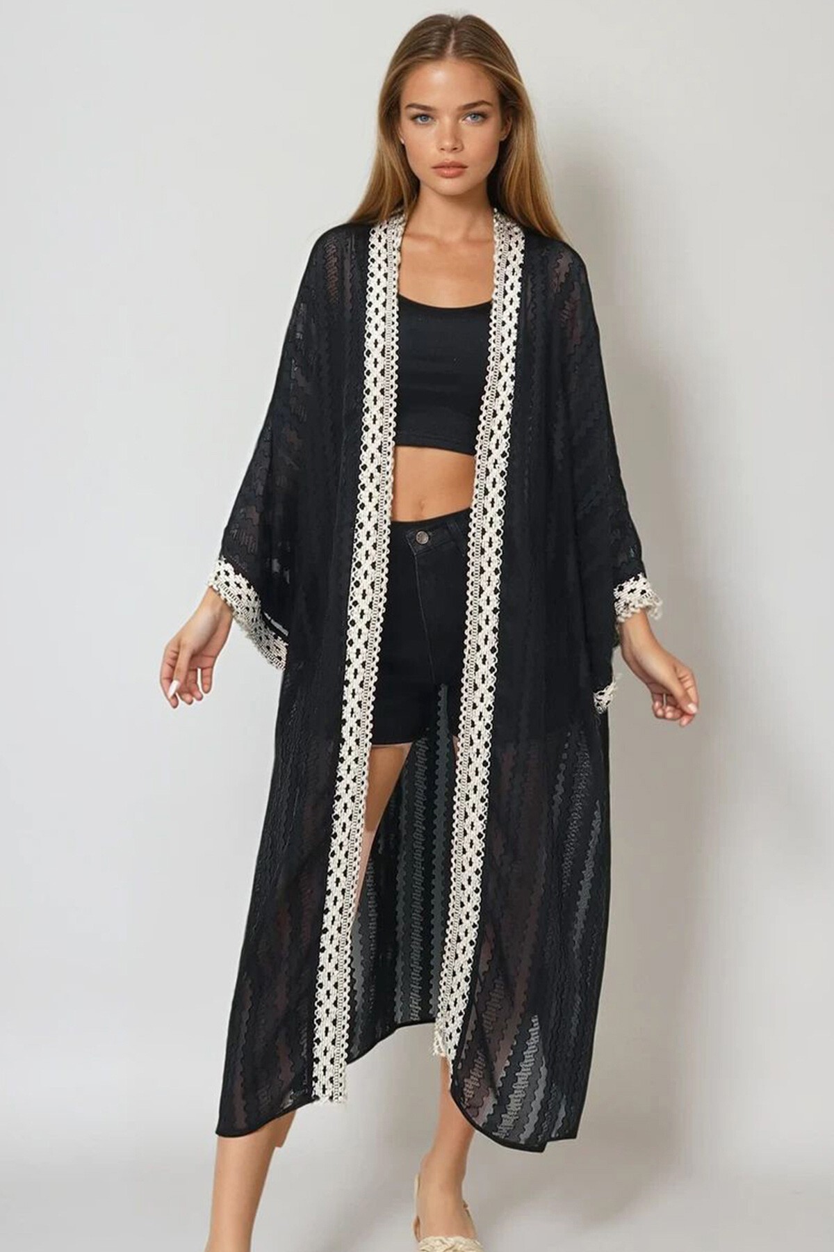 Siyah Etnik Bordürlü Kendinden Ajurlu Kimono Ceket