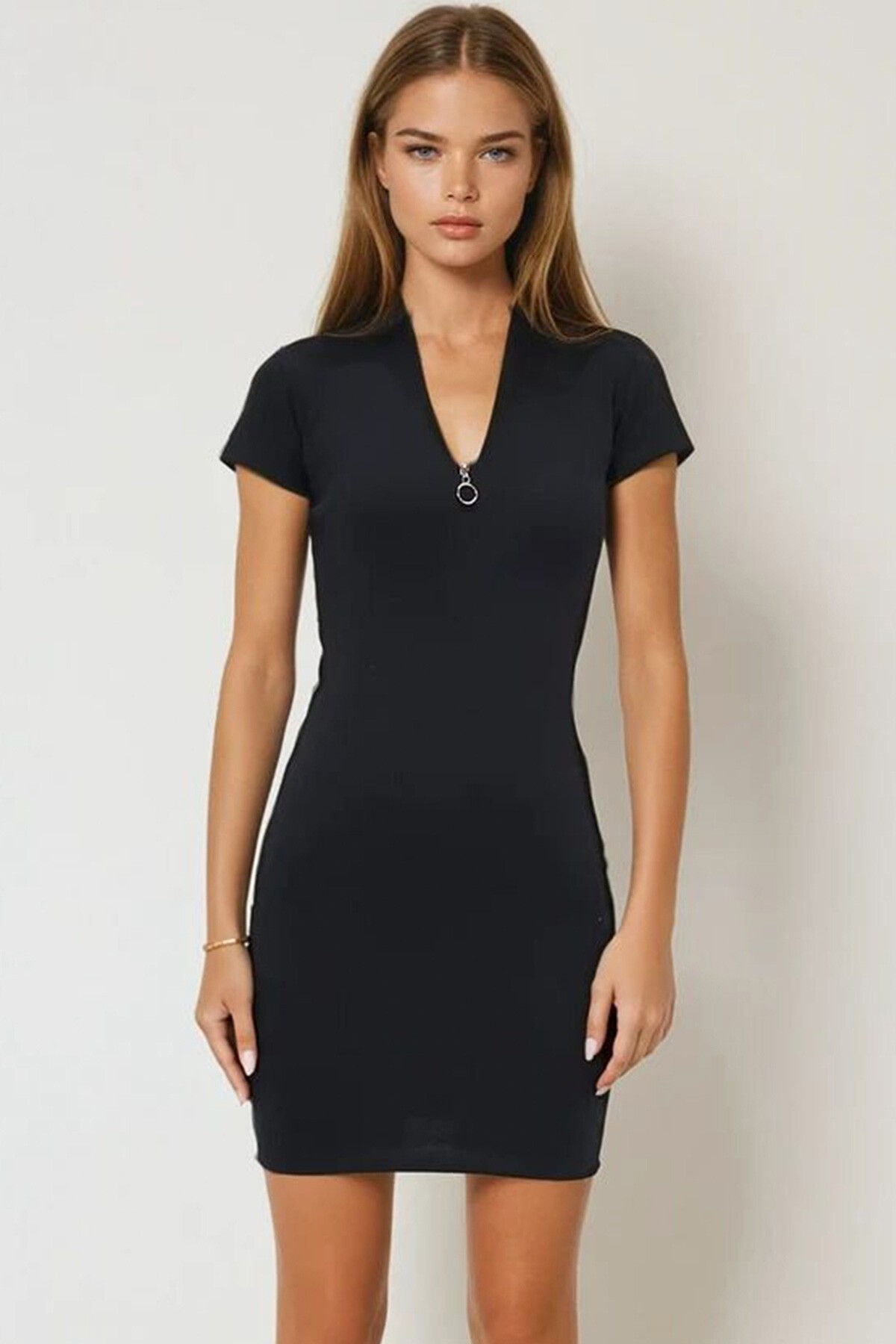 Siyah Hakim Yaka Fermuarlı Yarım Kol Basic Elbise