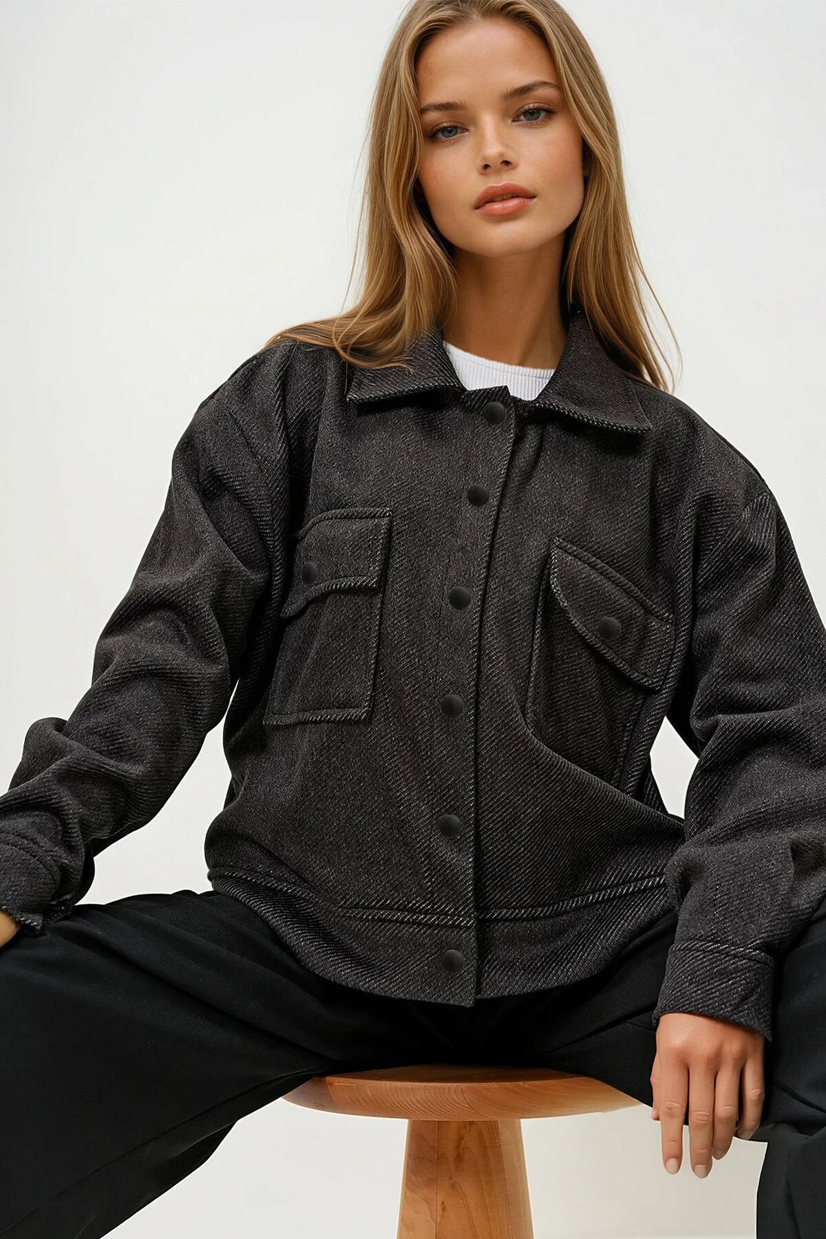 Siyah İçi Astarlı Çift Cepli Kaşe Ceket