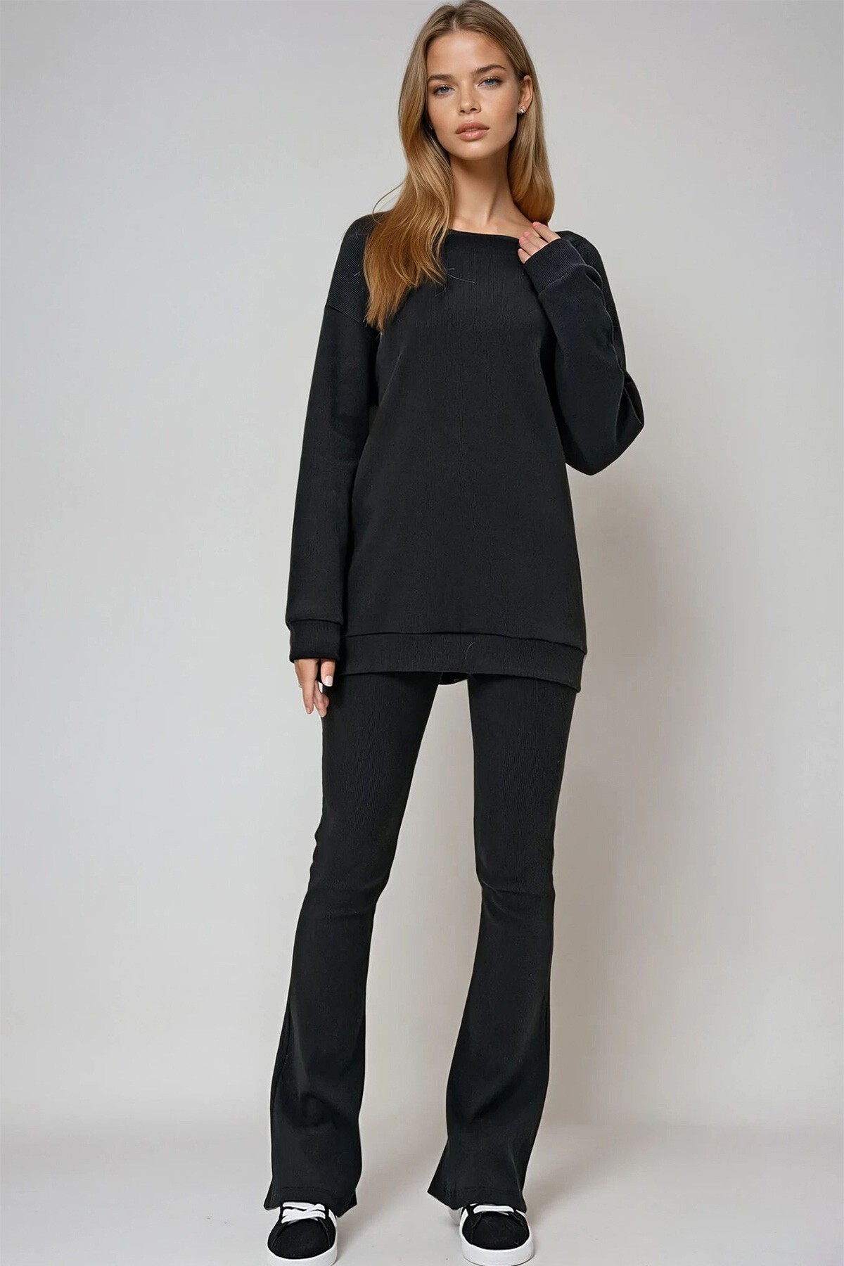 Siyah Kayık Yaka Kaşkorse Oversize Bluz Ve İspanyol Paça Pantolon Takım