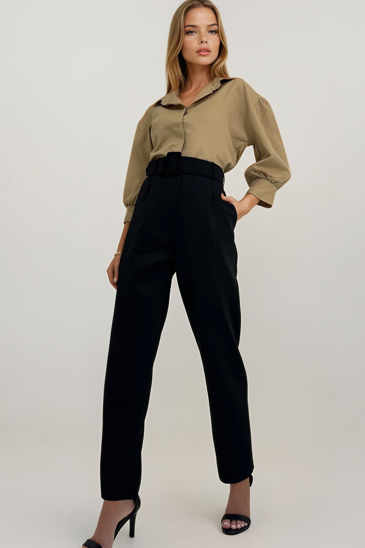 Siyah Kemerli Pantolon