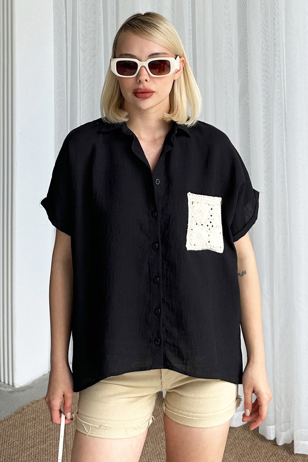 Siyah Kroşeta Cepli Oversize Keten Gömlek