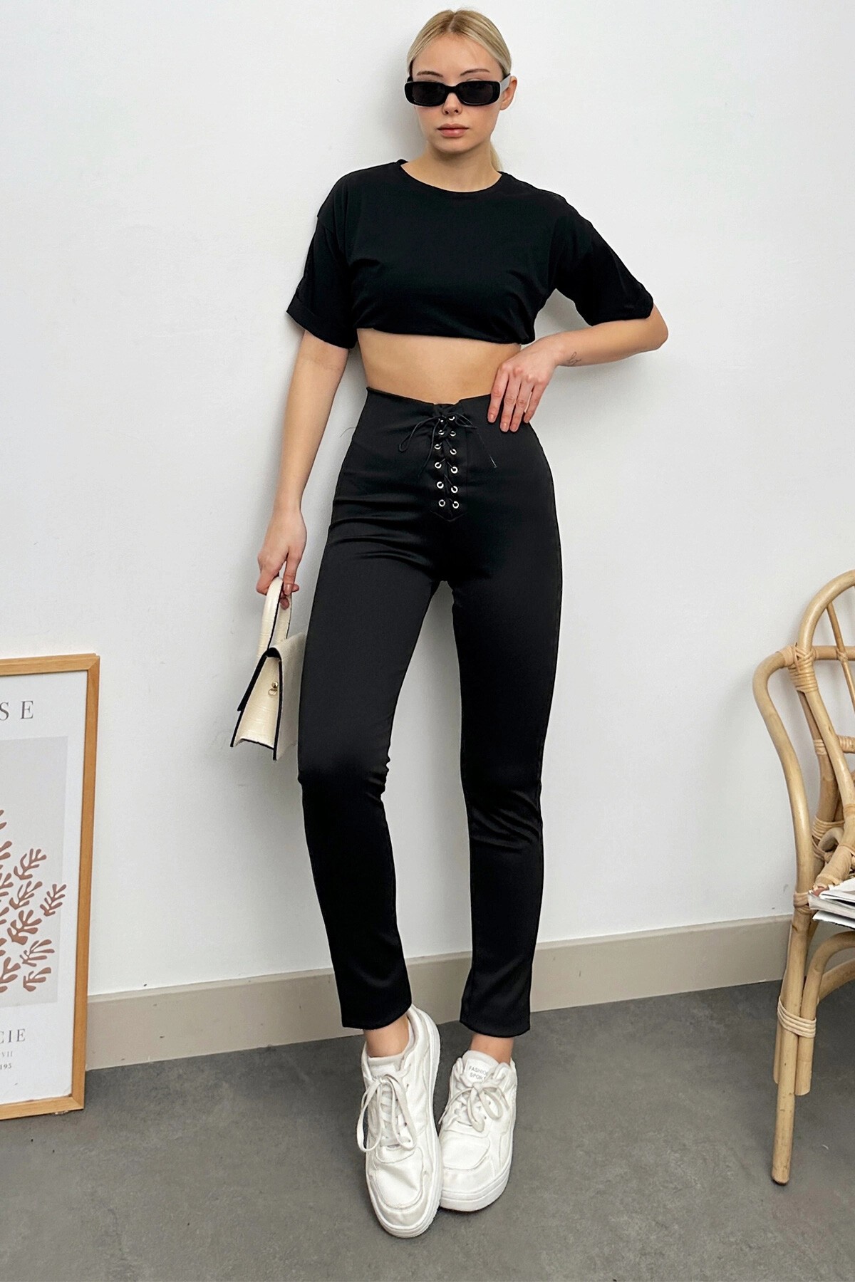 Siyah Mat Dokulu Önü Bağcıklı Yüksek Bel Tayt