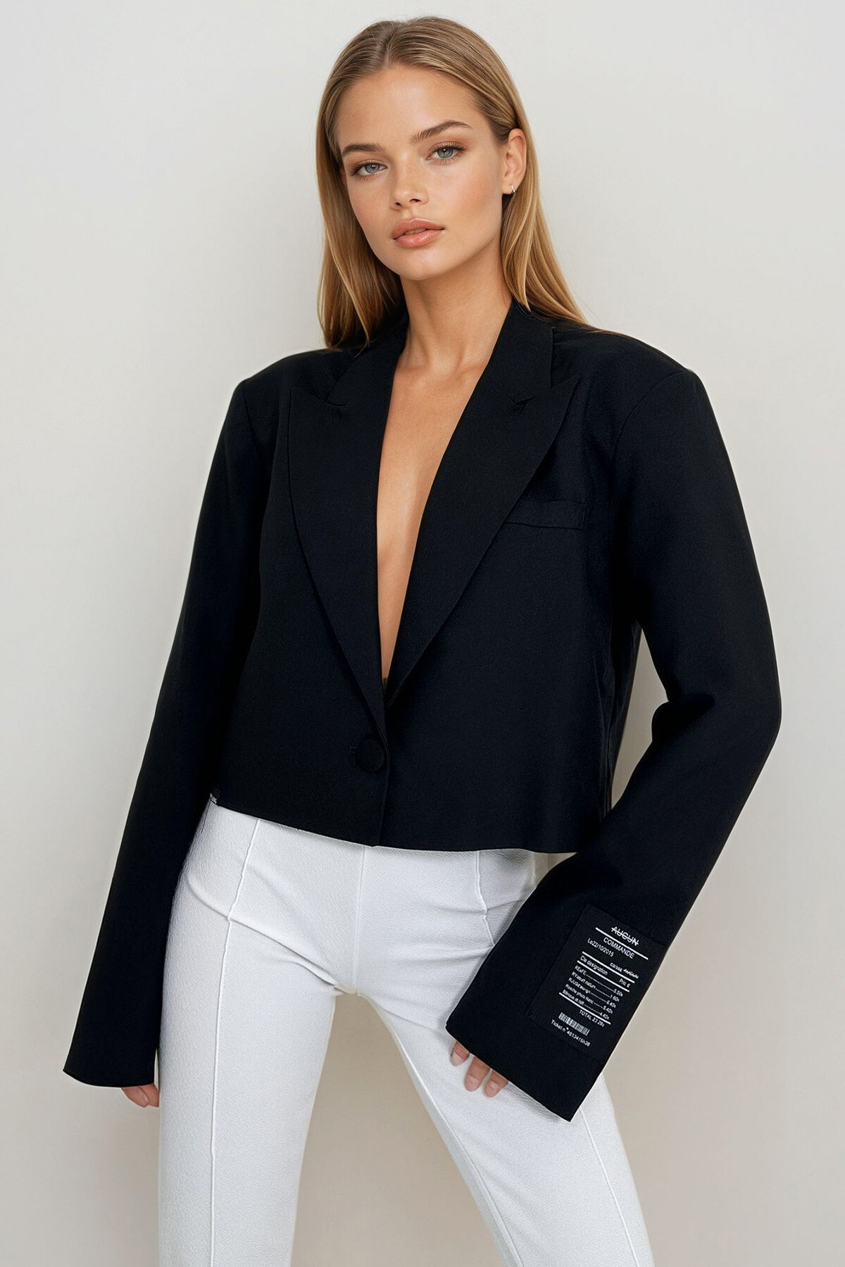 Siyah Omuzları Vatkalı İçi Astarlı Blazer Crop Ceket