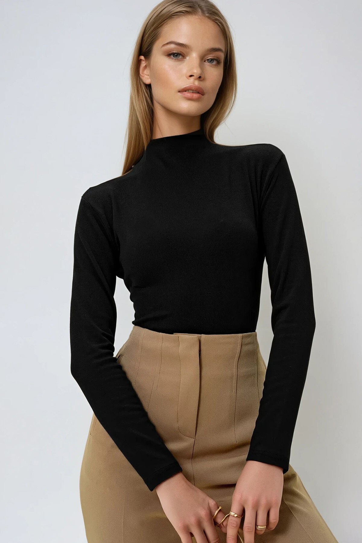 Siyah Yarım Balıkçı Yaka Modal Bluz