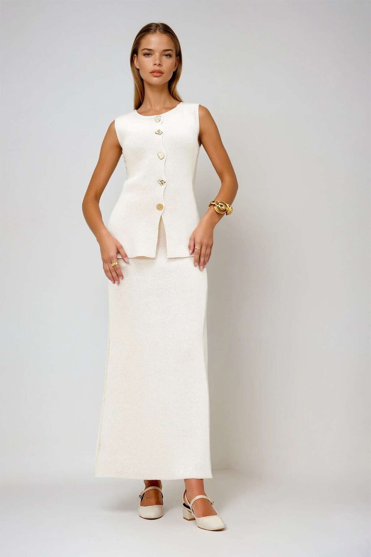 Taş Gold Düğme Detaylı Uzun Triko Yelek Ve Etek Takım