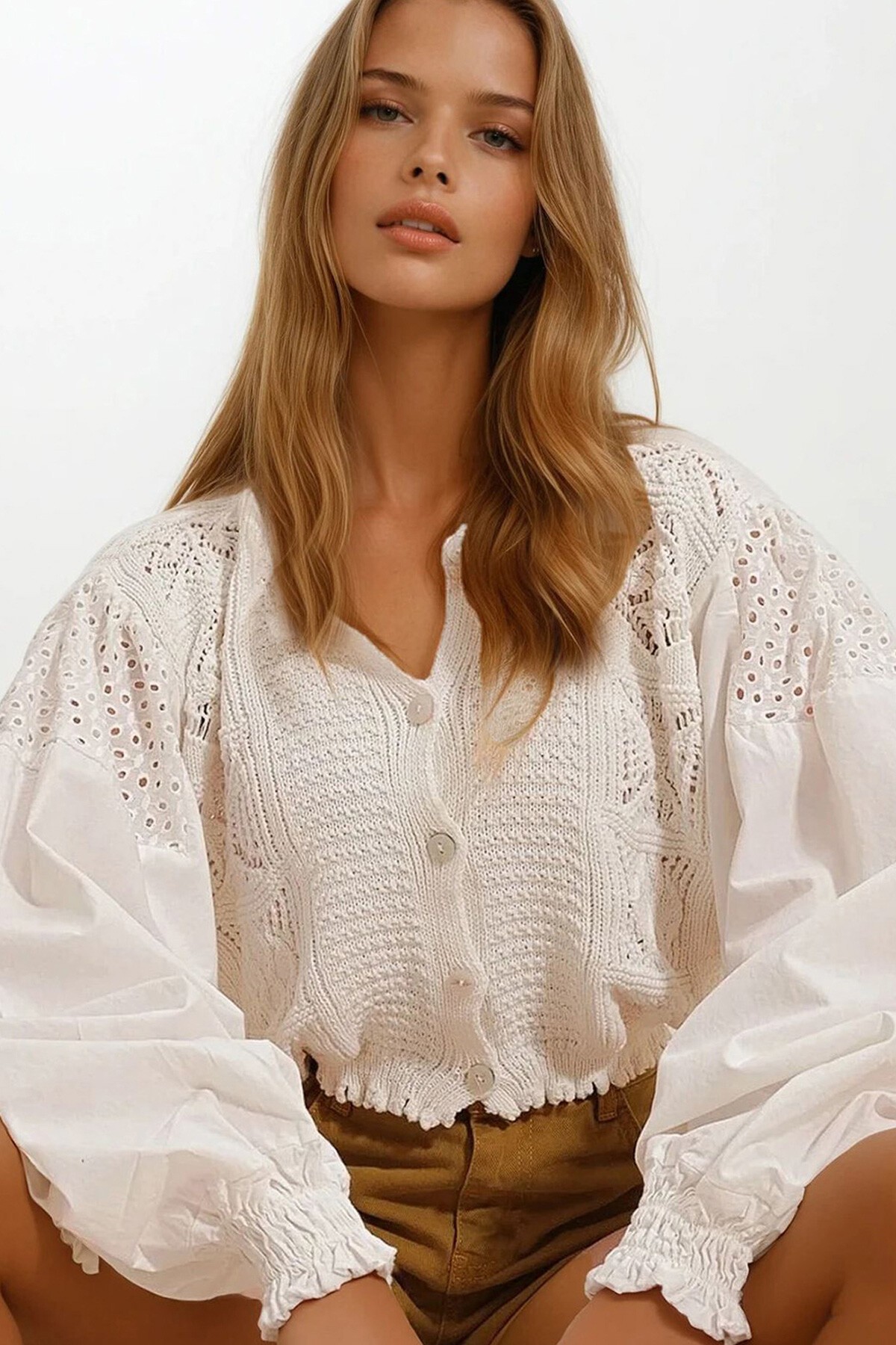 Vanilya Bisiklet Yaka Ajurlu Kolları Fistolu Crop Triko Hırka