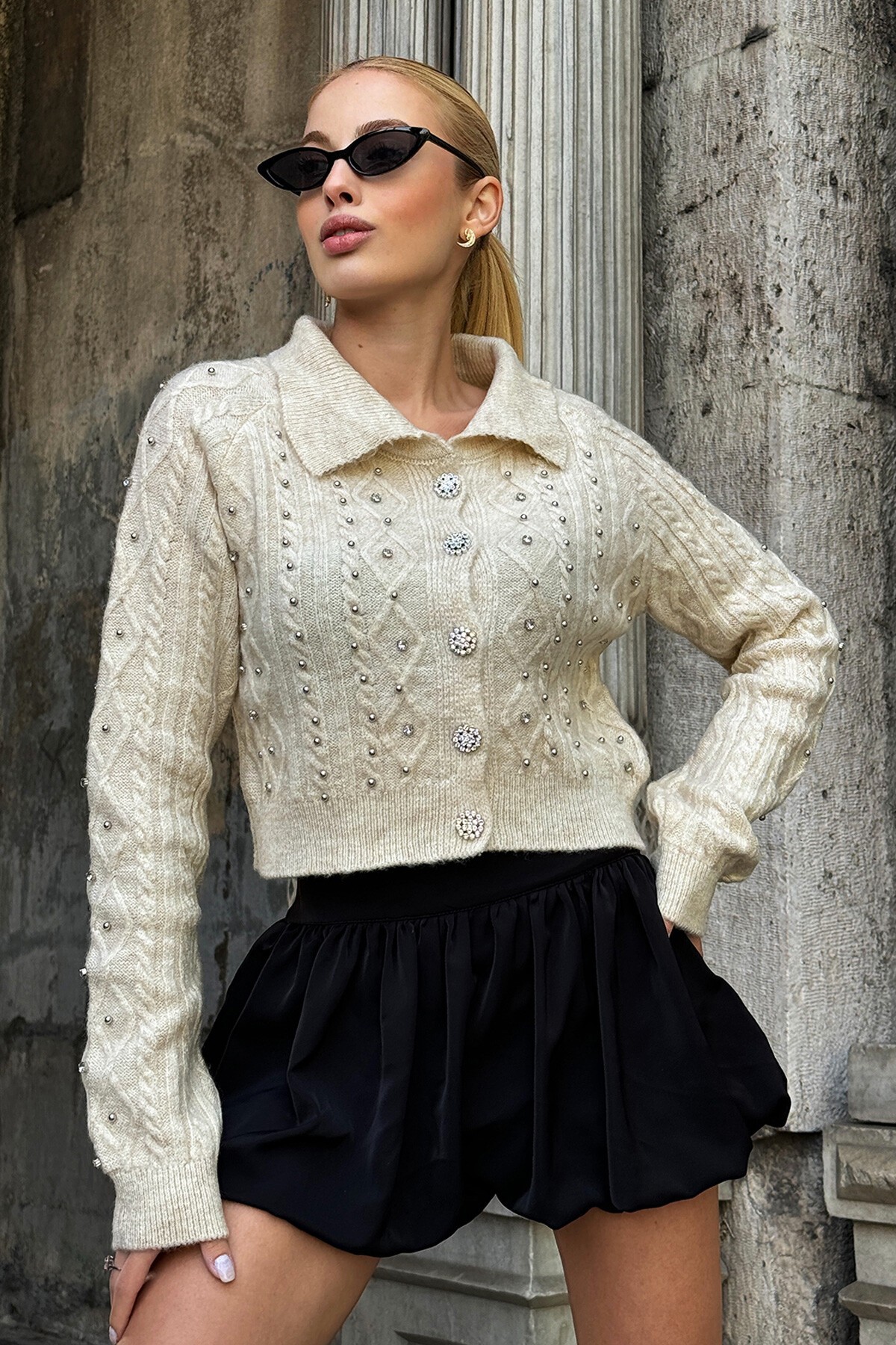 Vanilya İşlemeli Triko Hırka