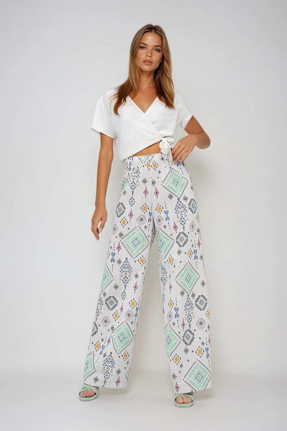 Yeşil Etnik Desenli Beli Lastikli Keten Pantolon