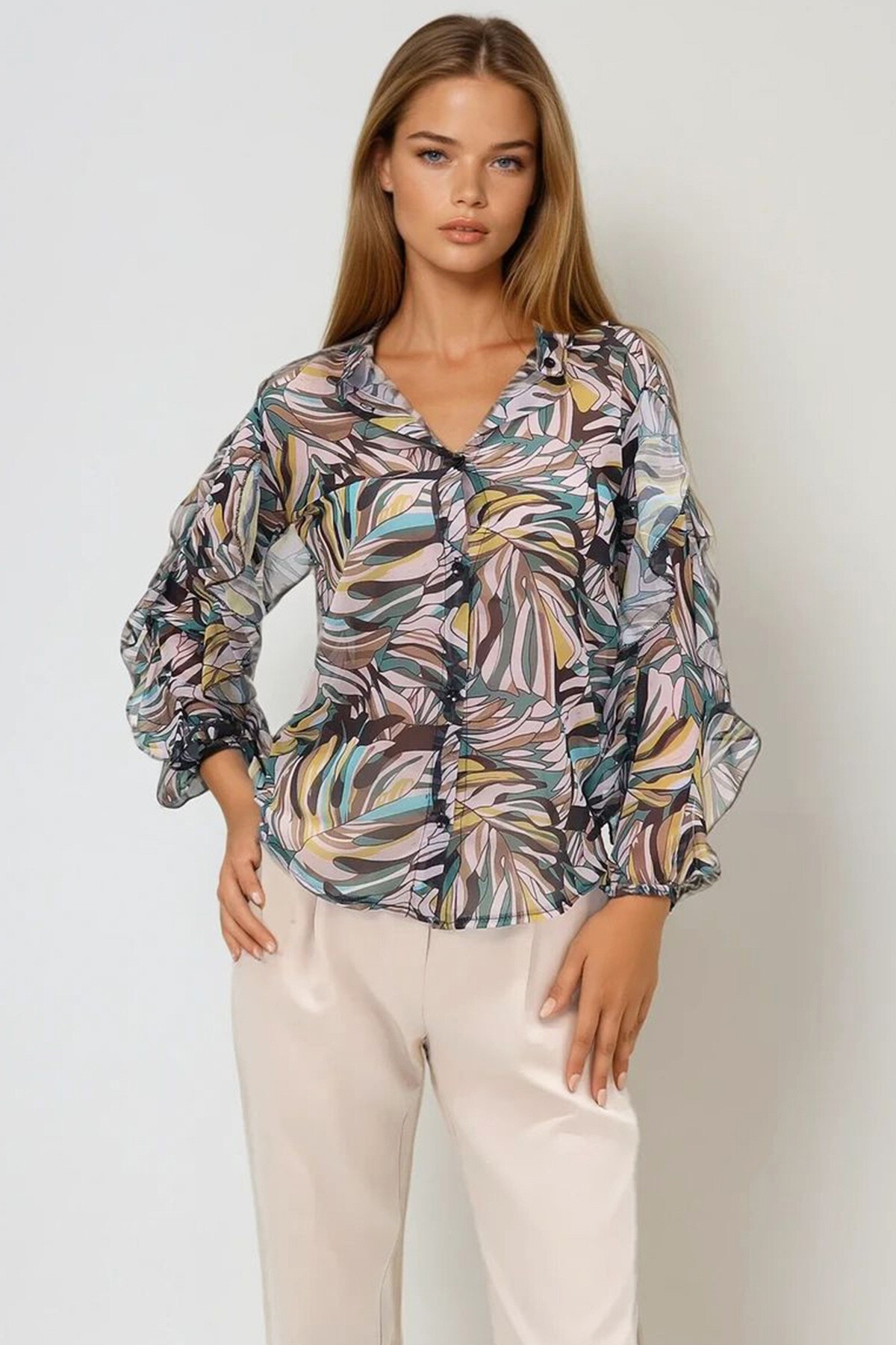 Yeşil Hakim Yaka Kolları Volanı Desenli Şifon Gömlek