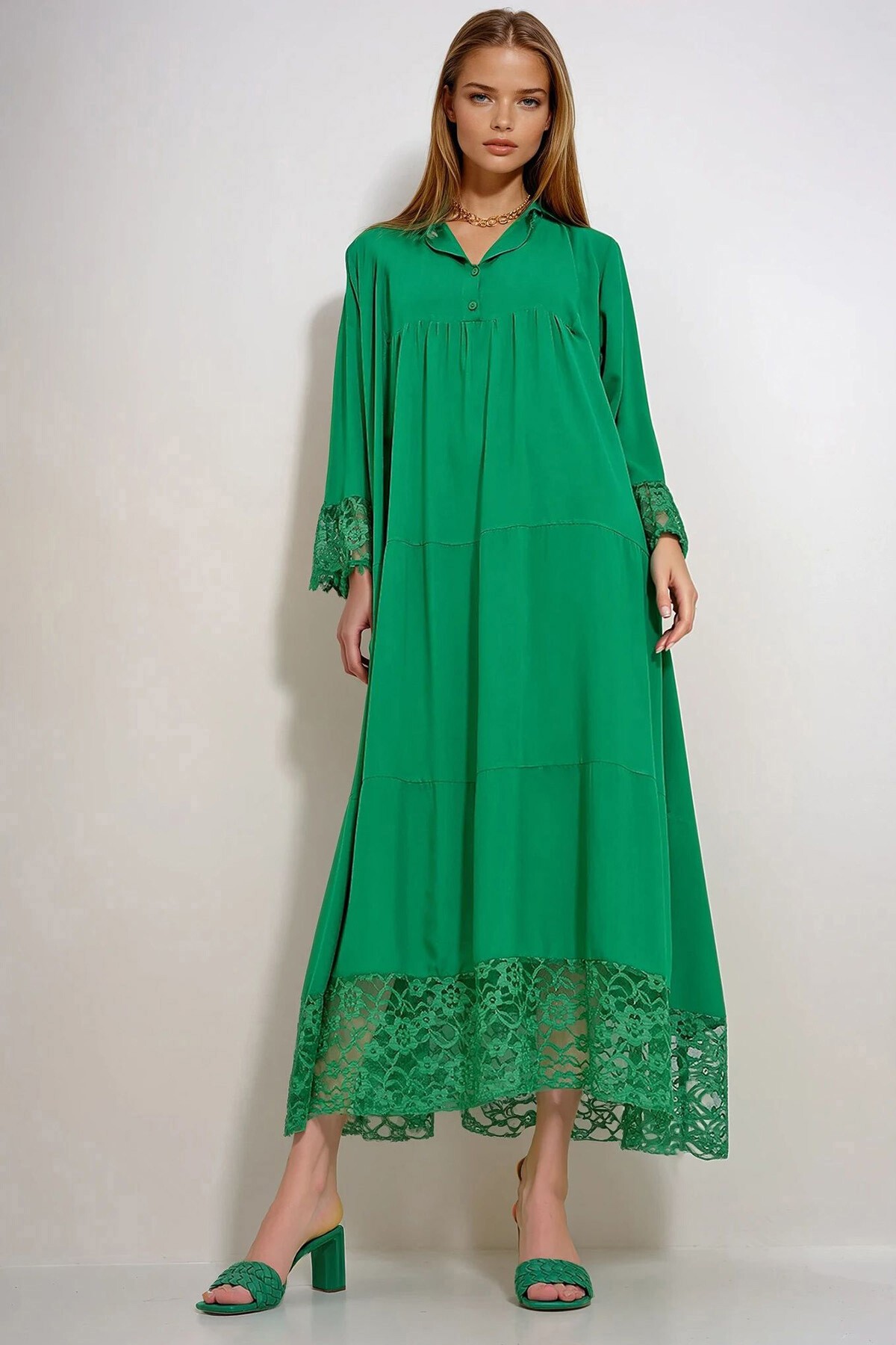 Yeşil Hakim Yaka Robası Düğmeli Dantel Detaylı Maxiboy Elbise