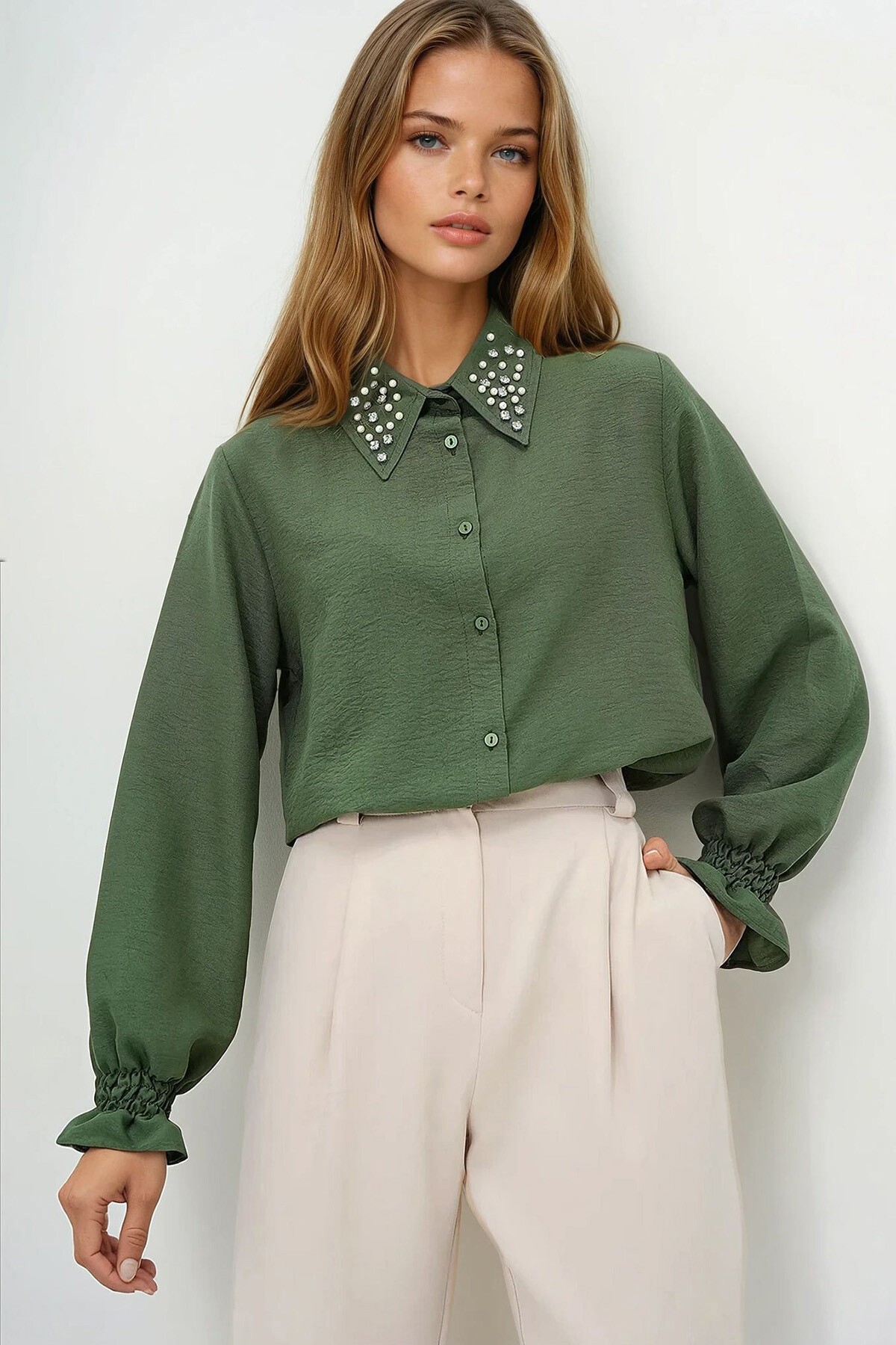 Yeşil İnci Ve Taş İşlemeli Aerobin Gömlek
