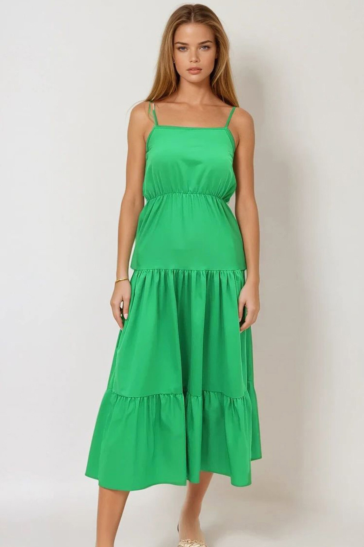 Yeşil Kat Kat Volanlı Askılı Boncuk Aksesuarlı Midiboy Elbise