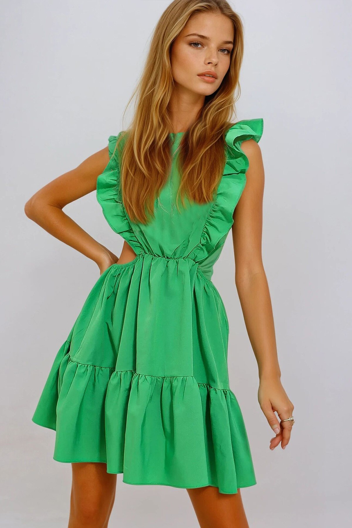Yeşil Kayık Yaka Beli Dekolteli Yanları Volanlı Poplin Elbise