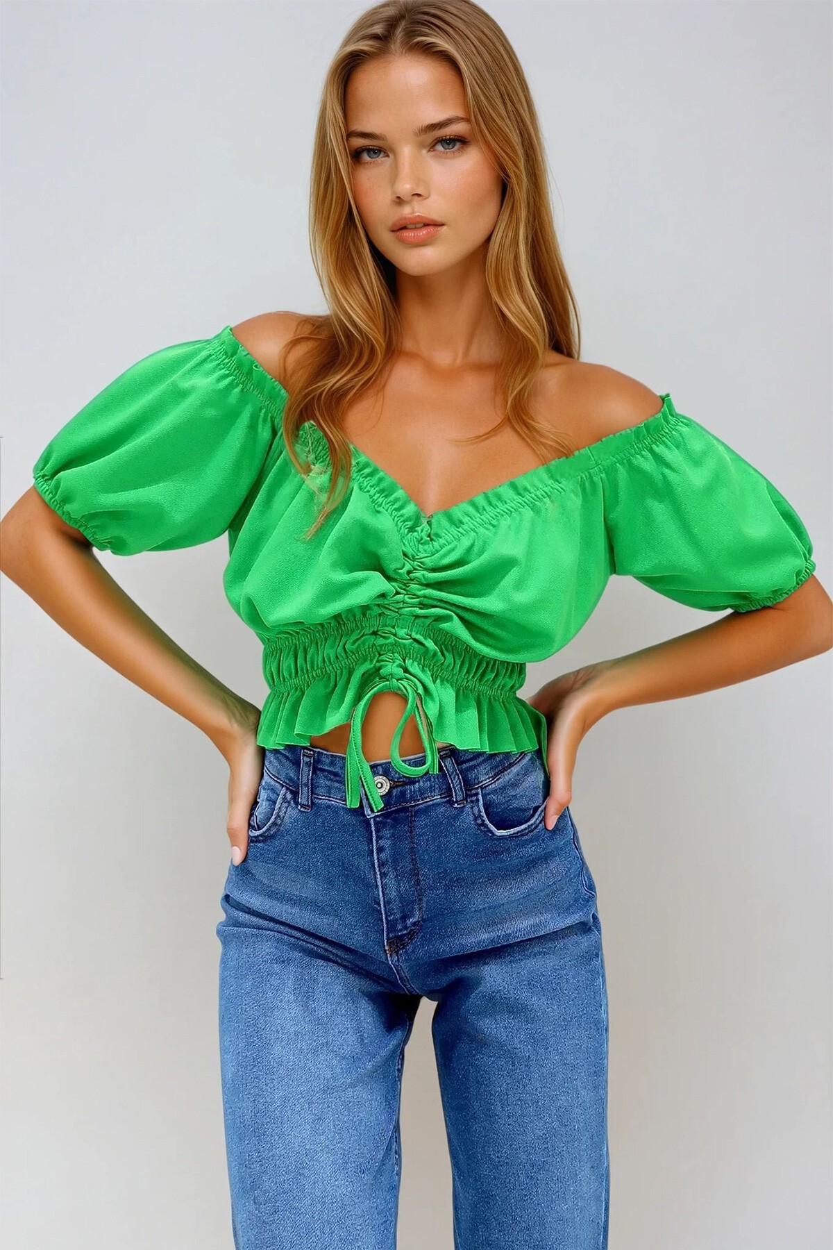 Yeşil Madonna Yaka Beli Ve Kolları Lastikli Önü Büzgülü Crop Dokuma Bluz