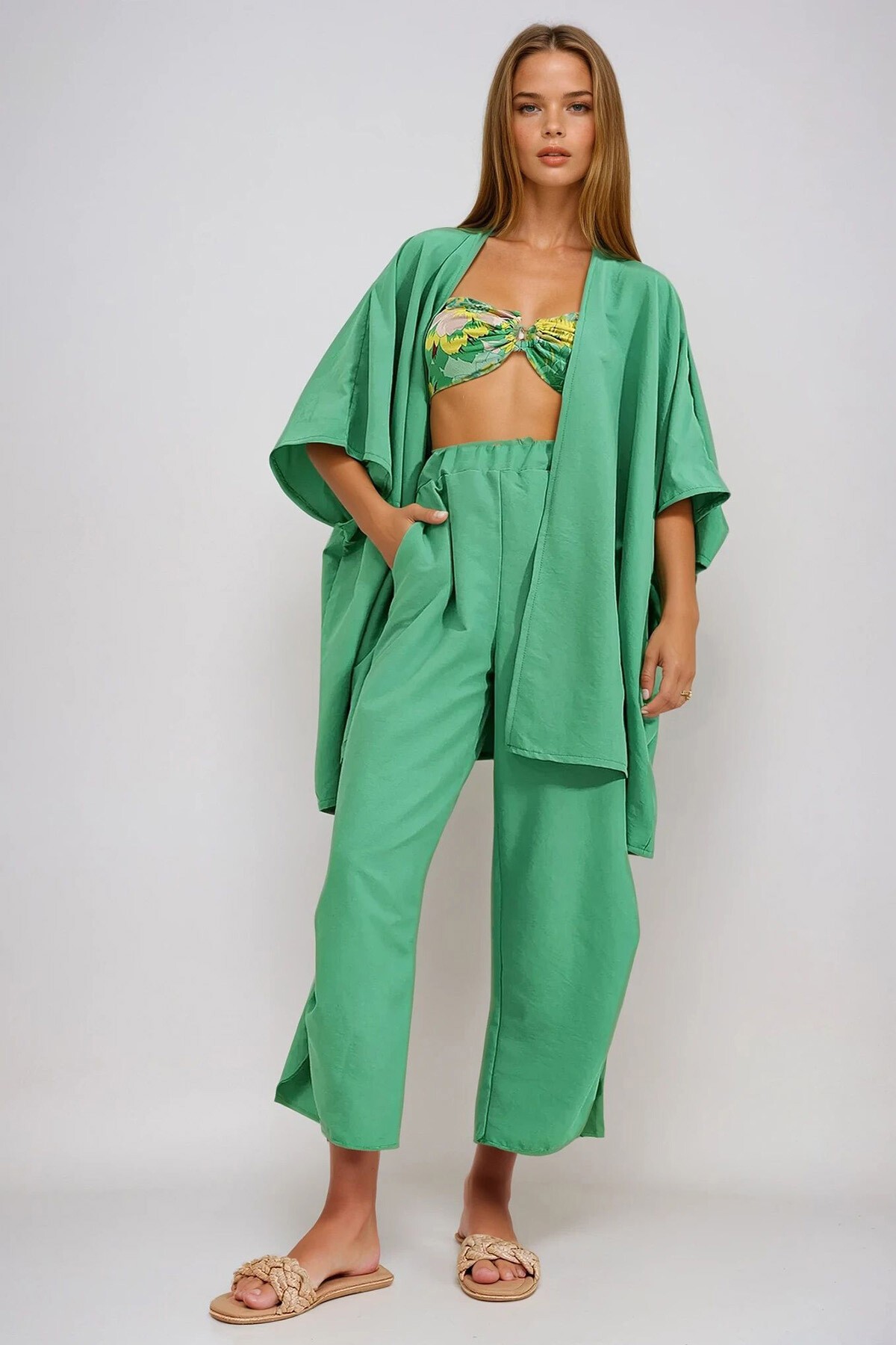 Yeşil Paçası Yırtmaçlı Kendinden Dokulu Pantolon Ve Ceket İkili Takım