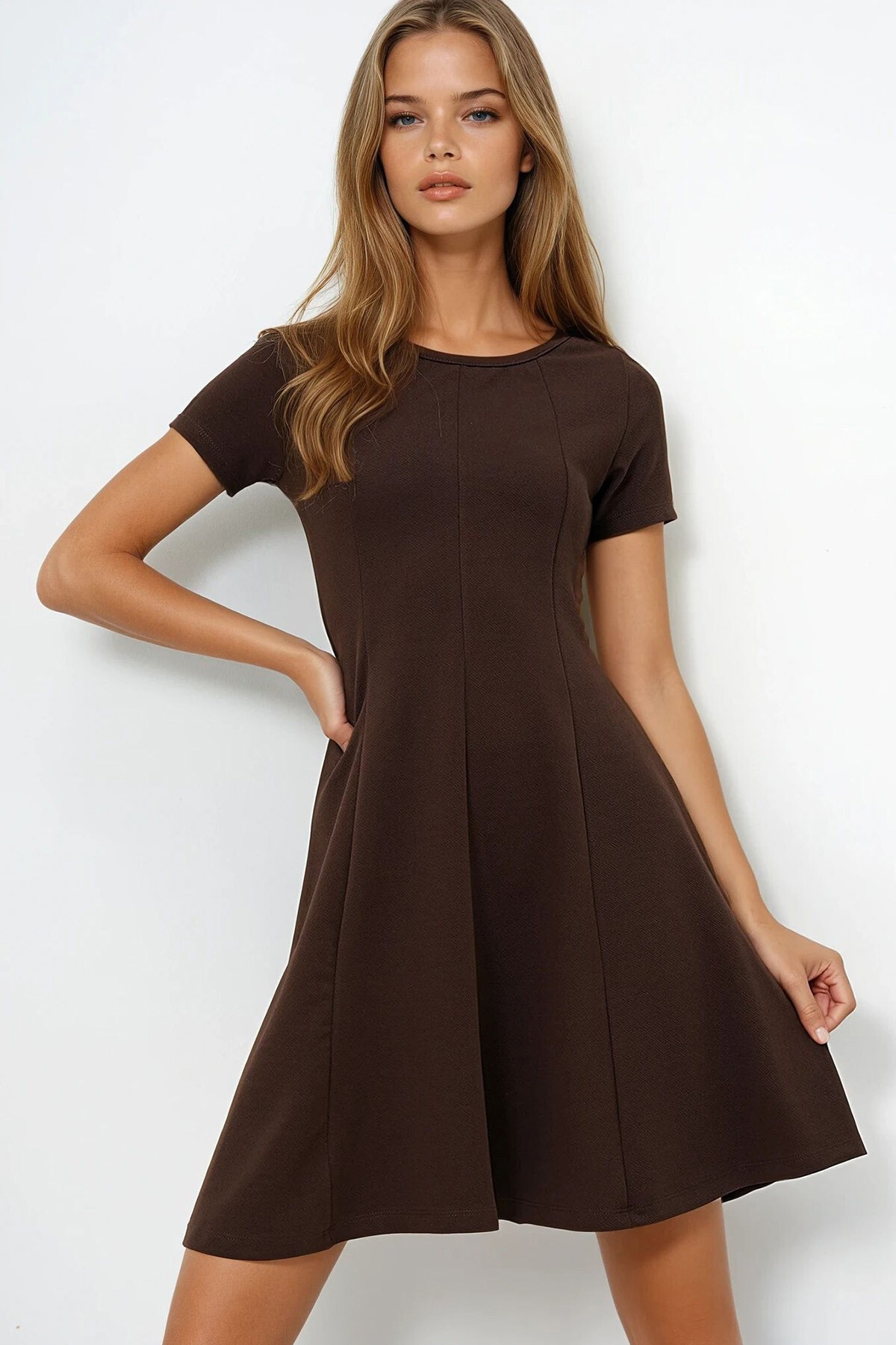 Acı Kahve Bisiklet Yaka Parçalı Örme Krep Midi Boy Elbise