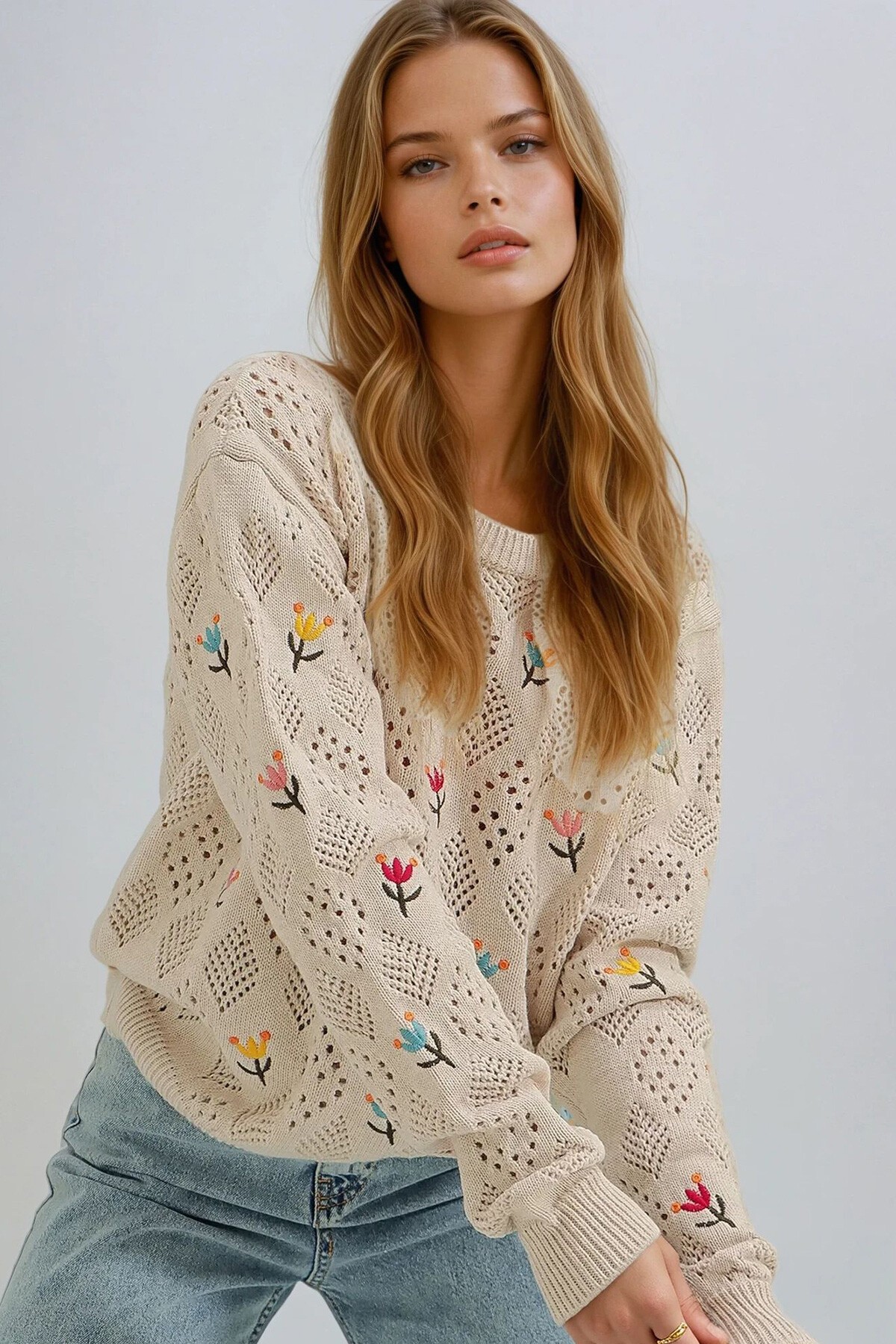 Açık Bej Bisiklet Yaka Delik Ajurlu Ve Nakışlı Triko Kazak
