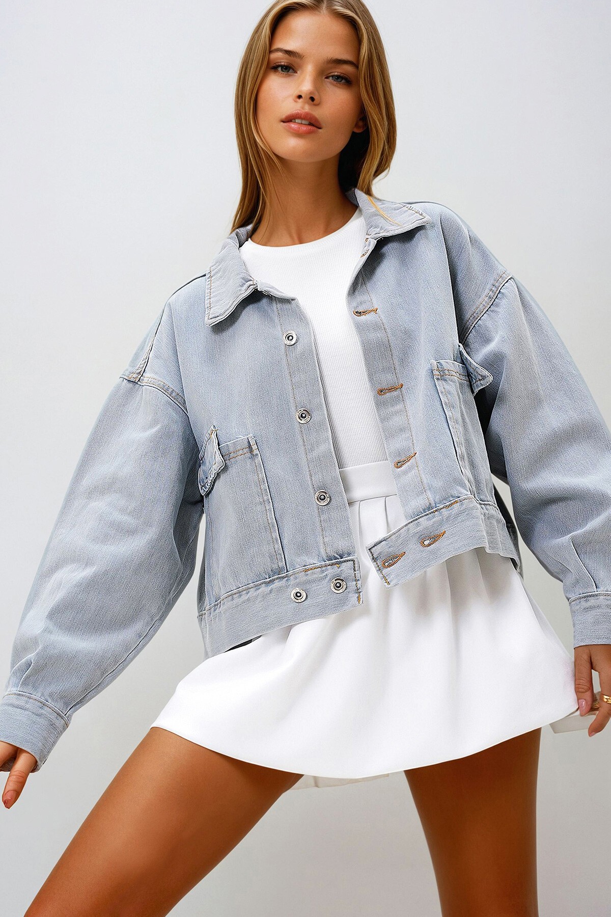 Açık Mavi Cep Detaylı Düğmeli Kot Ceket