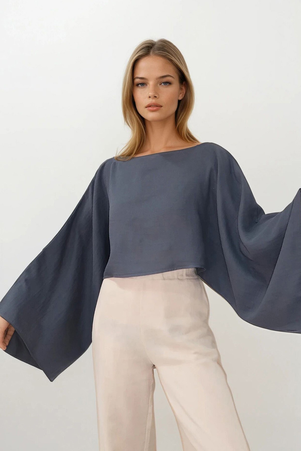 Antrasit Kayık Yaka Yarsa Kollu Crop Müslin Bluz