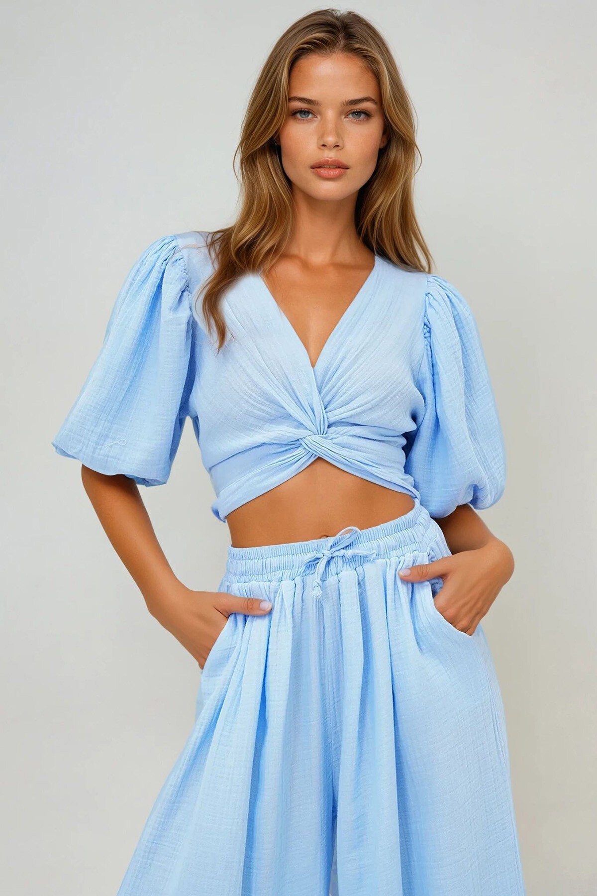 Bebe Mavi V Yaka Balon Kol Yandan Fermuarlı Müslin Kumaş Crop Bluz