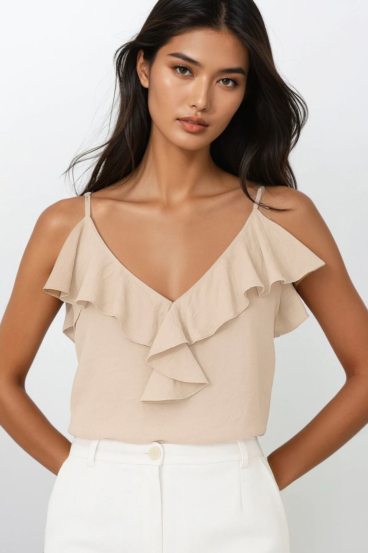 Bej Ayarlanabilir Askılı Önü Fırfırlı Aerobin Bluz