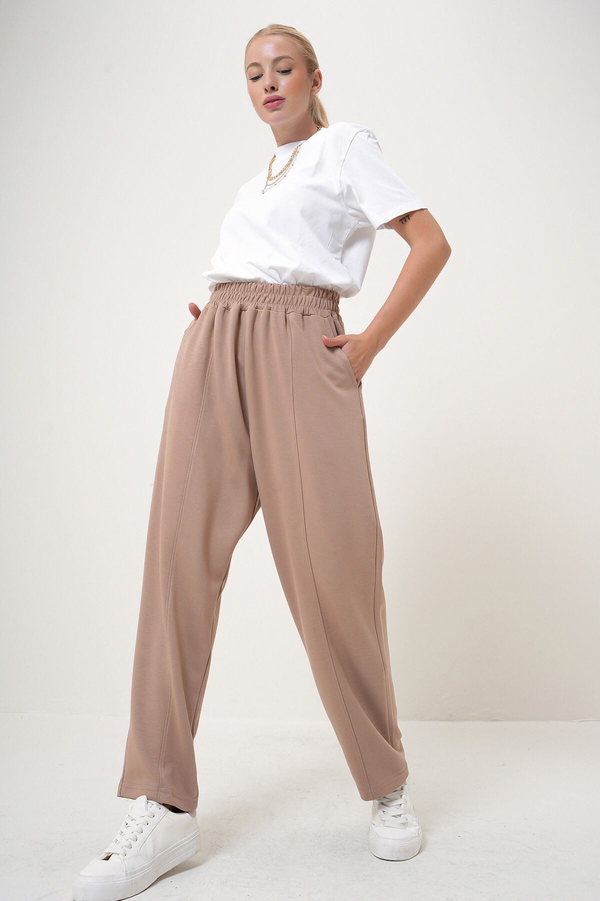 Bej Beli Lastikli Çift Cepli Şalvar Kesim Modal Pantolon