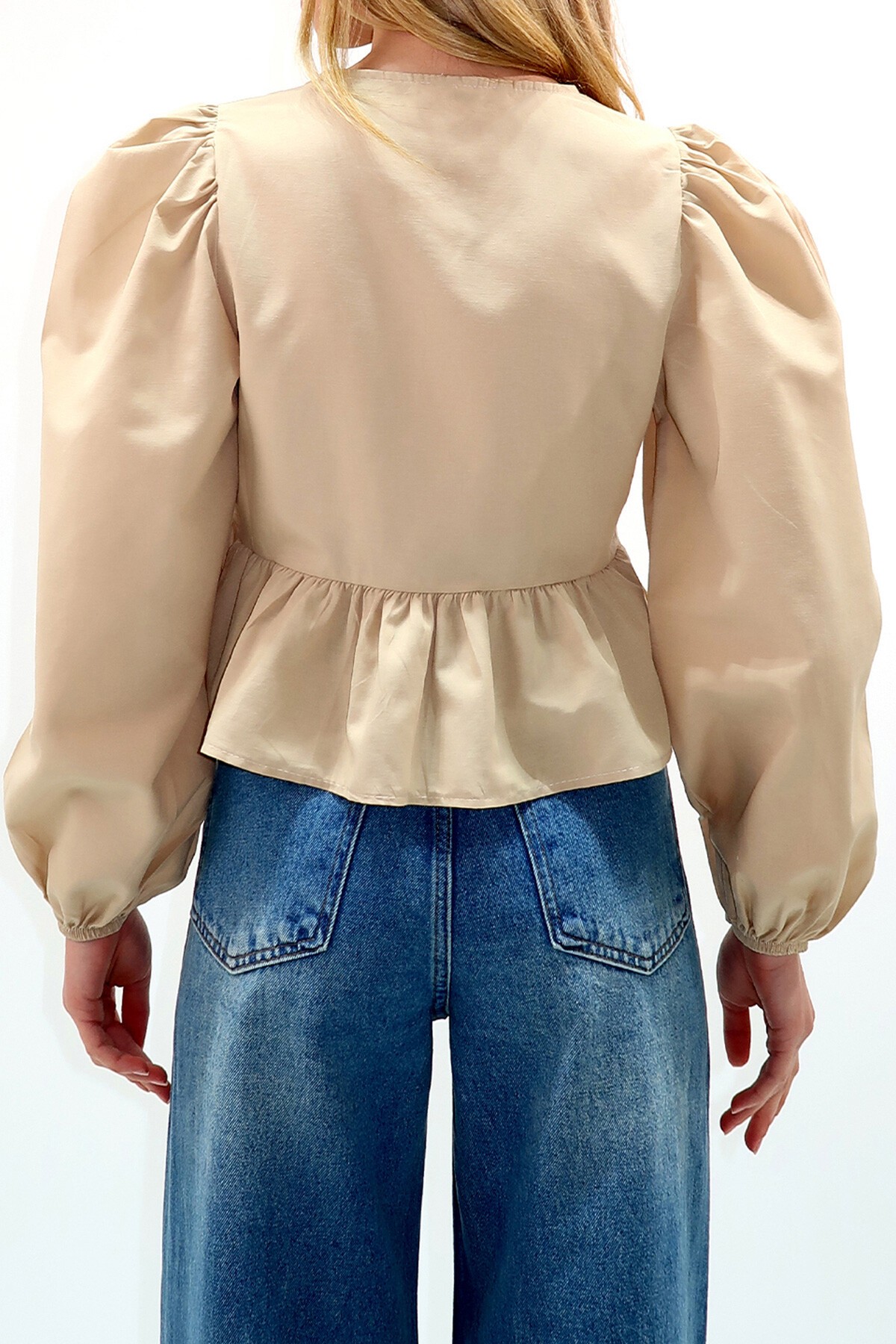 Bej Bisiklet Yaka Fiyonk Bağlamalı Prenses Kol Poplin Bluz