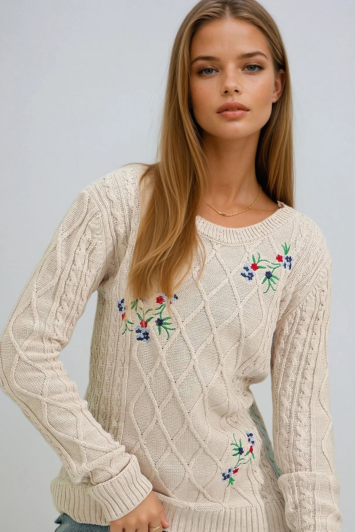 Bej Bisiklet Yaka Nakışlı Triko Kazak