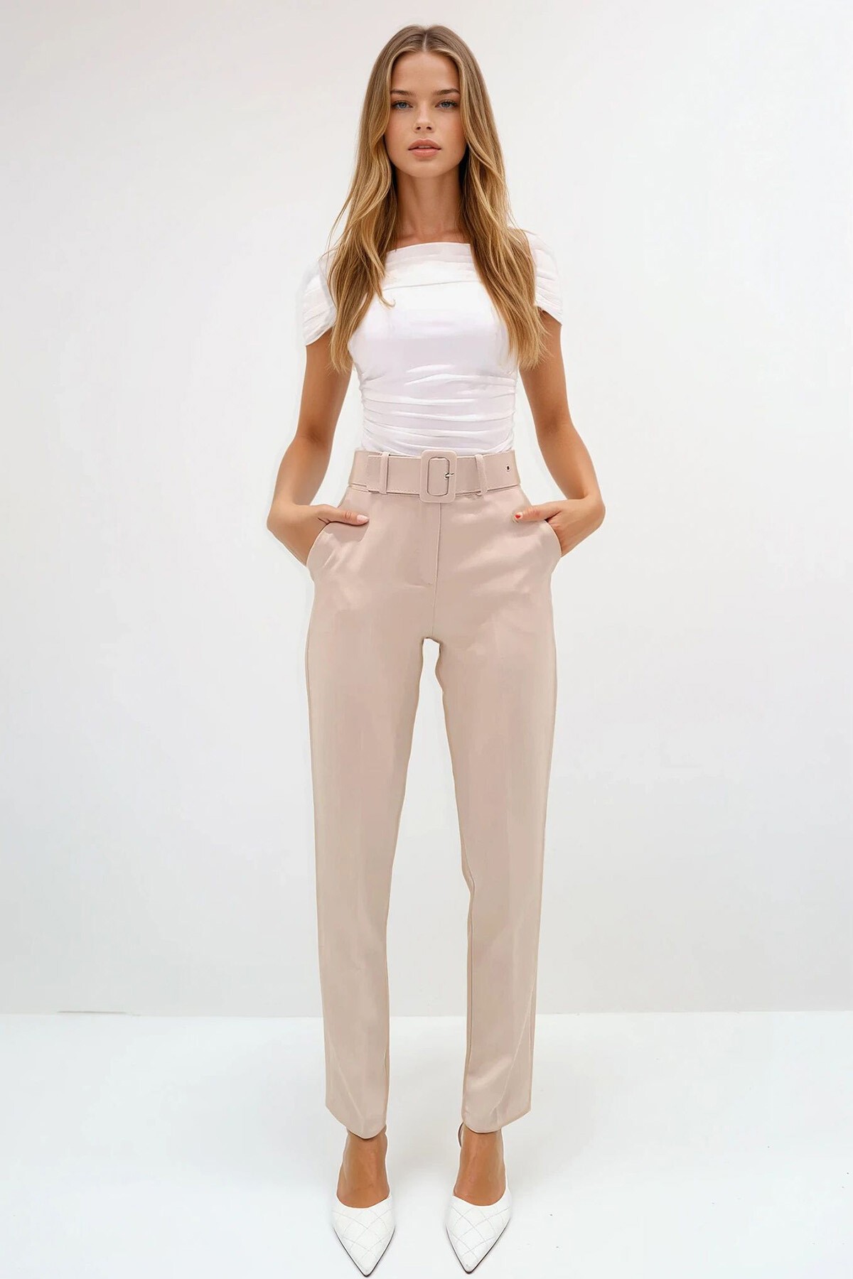 Bej Çift Cepli Piliseli Beli Kemerli Straight Fit Pantolon