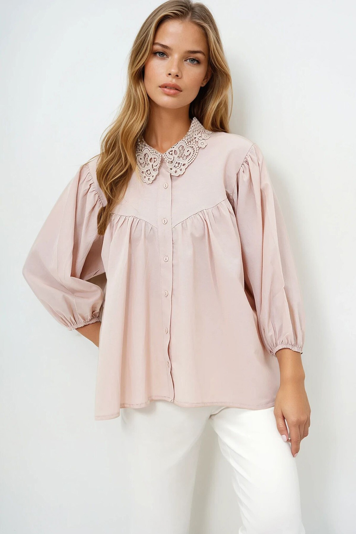 Bej Dantel Yaka Balon Kol Poplin Gömlek