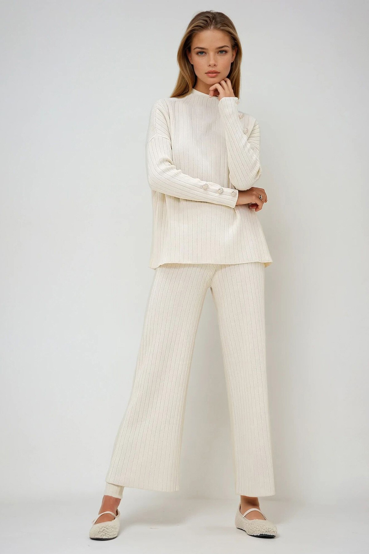 Bej Dik Yaka Düşük Kol Triko Pantolon Ve Bluz Takım