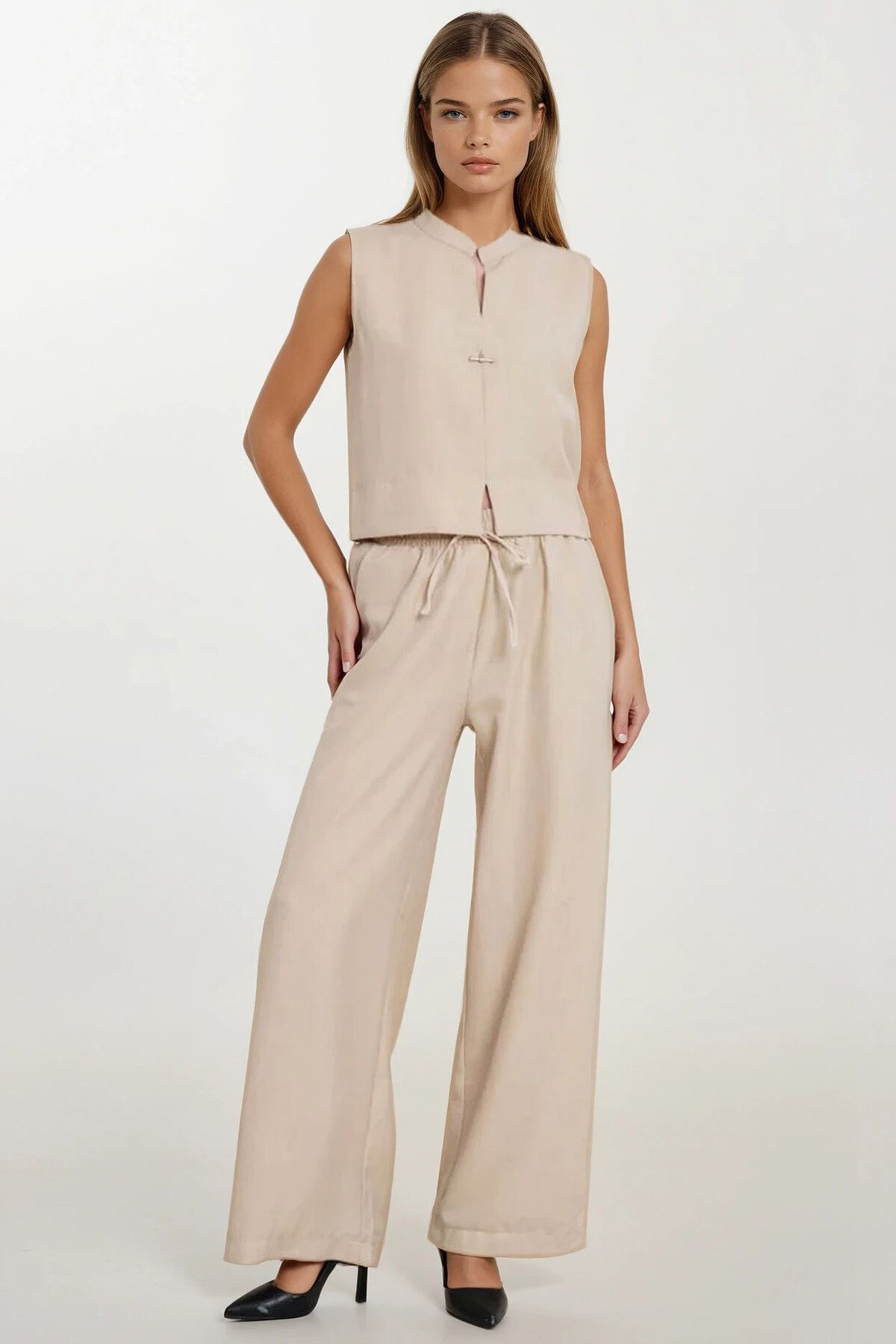 Bej Hakim Yaka Aksesuar Kapamalı Bluz Ve Bağcıklı Palazzo Pantolon Takım