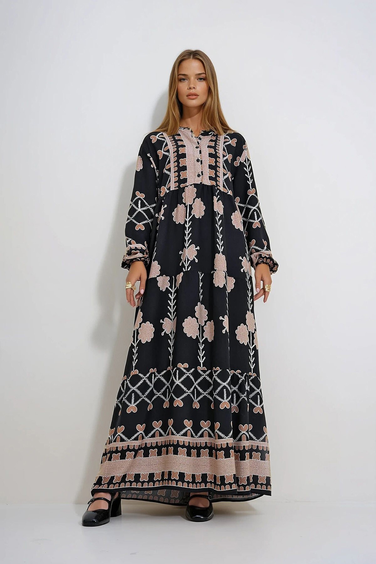 Bej Hakim Yaka Önü Düğmeli Desenli Dokuma Viskon Tesettür Elbise