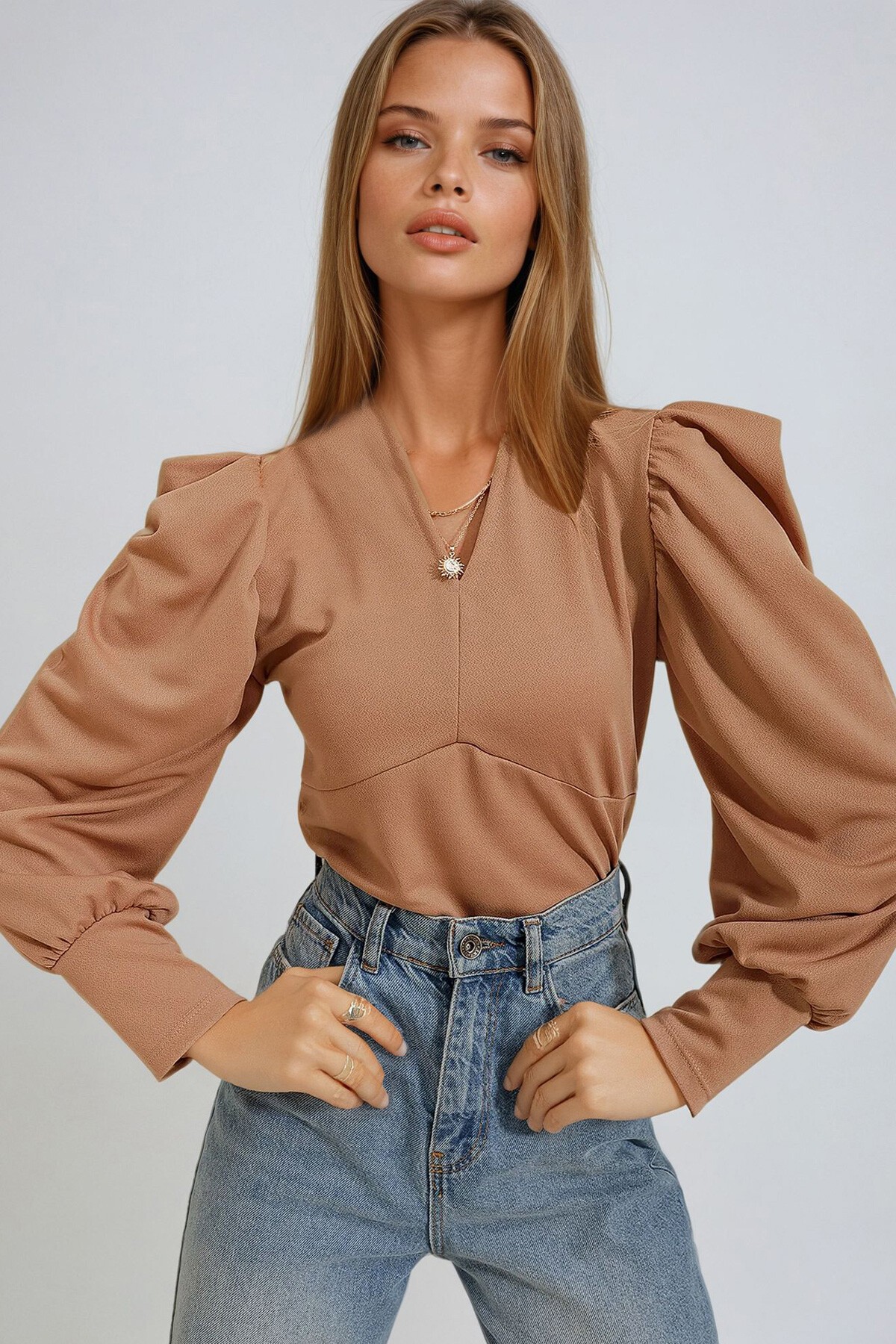 Bej Hakim Yaka Prenses Kol Dokuma Crop Bluz