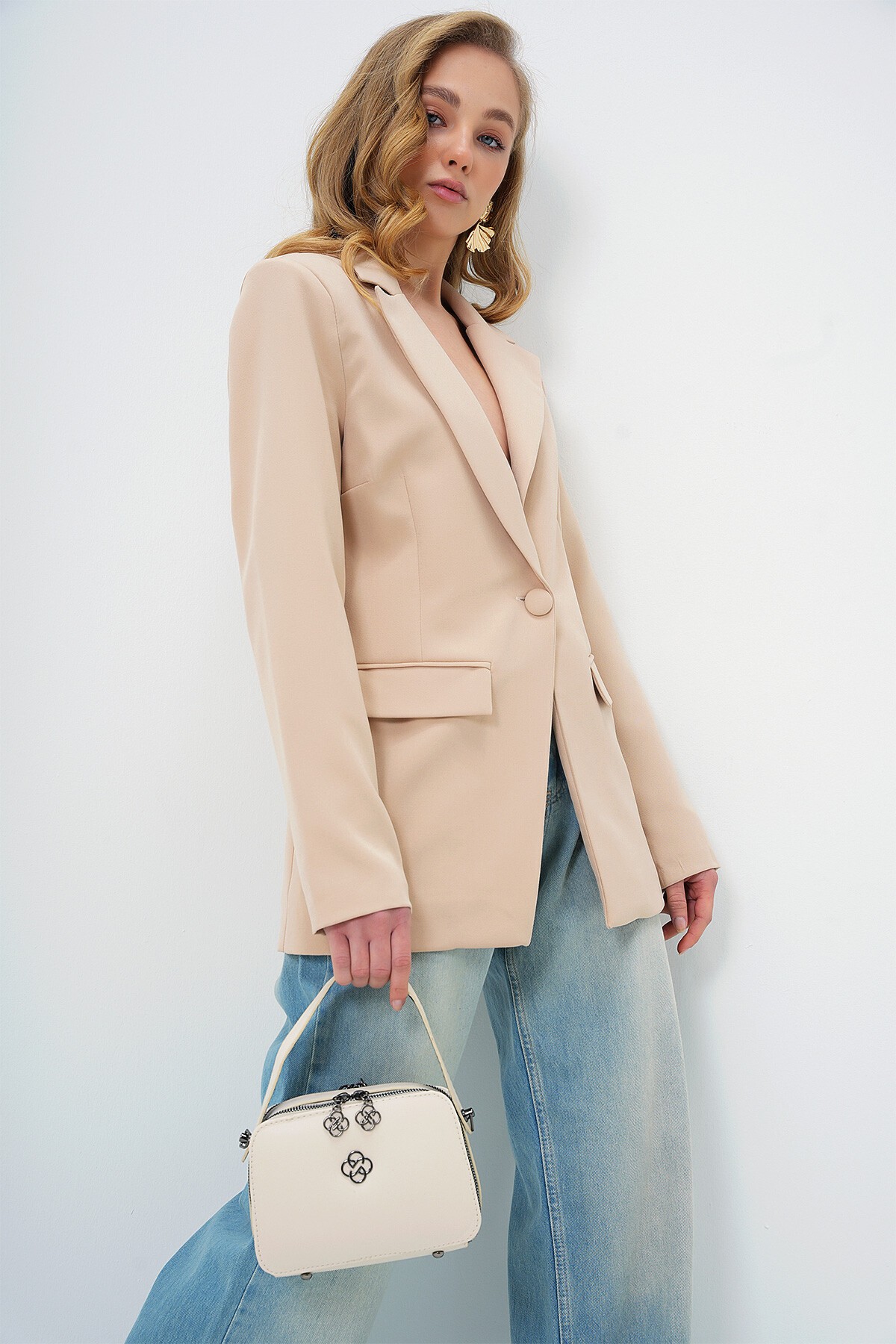 Bej İki Gözlü Metal Aksesuarlı Çıkarılabilen Omuz Askılı El Çantası