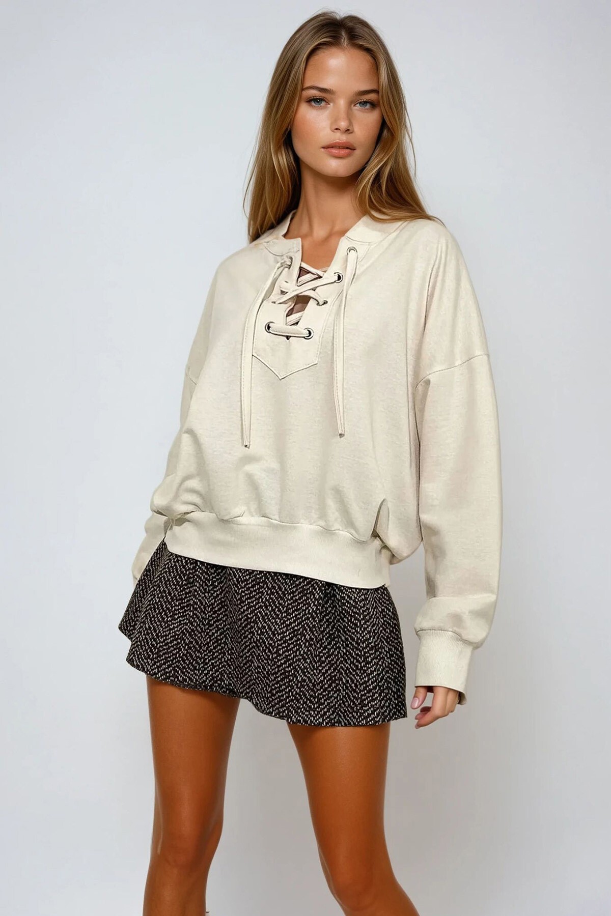 Bej Önü Bağcıklı Oversıze Sweatshirt