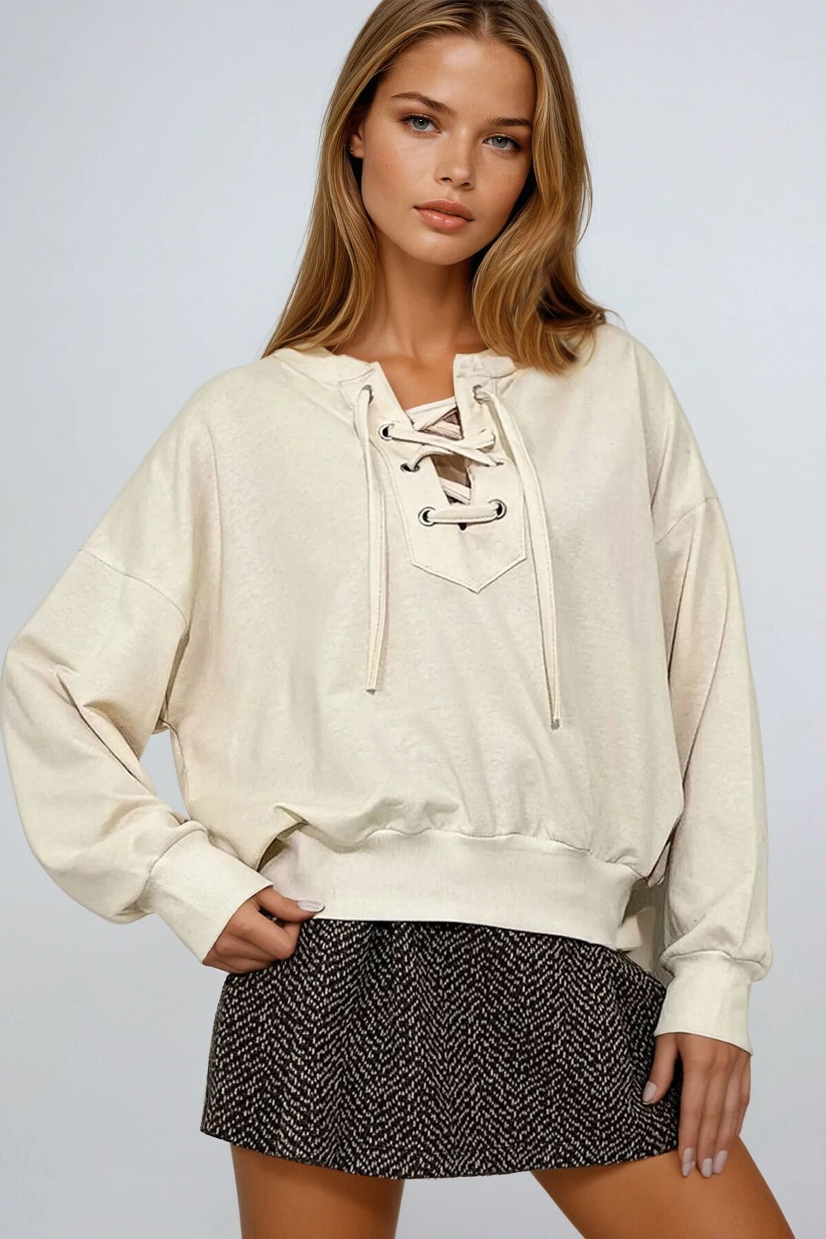 Bej Önü Bağcıklı Oversıze Sweatshirt