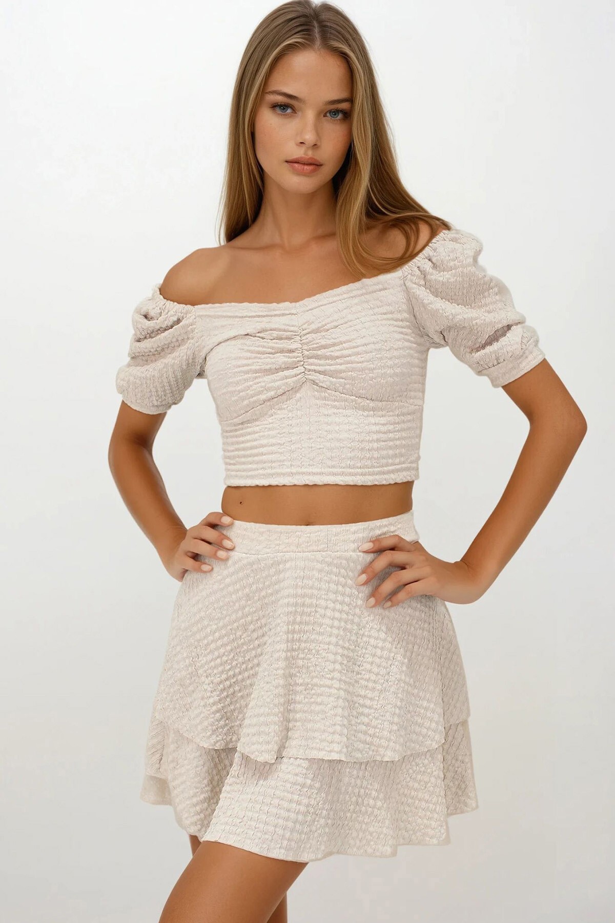 Bej Prenses Kol Büzgülü Bluz Ve Eteği Volanlı Bürümcük Takım