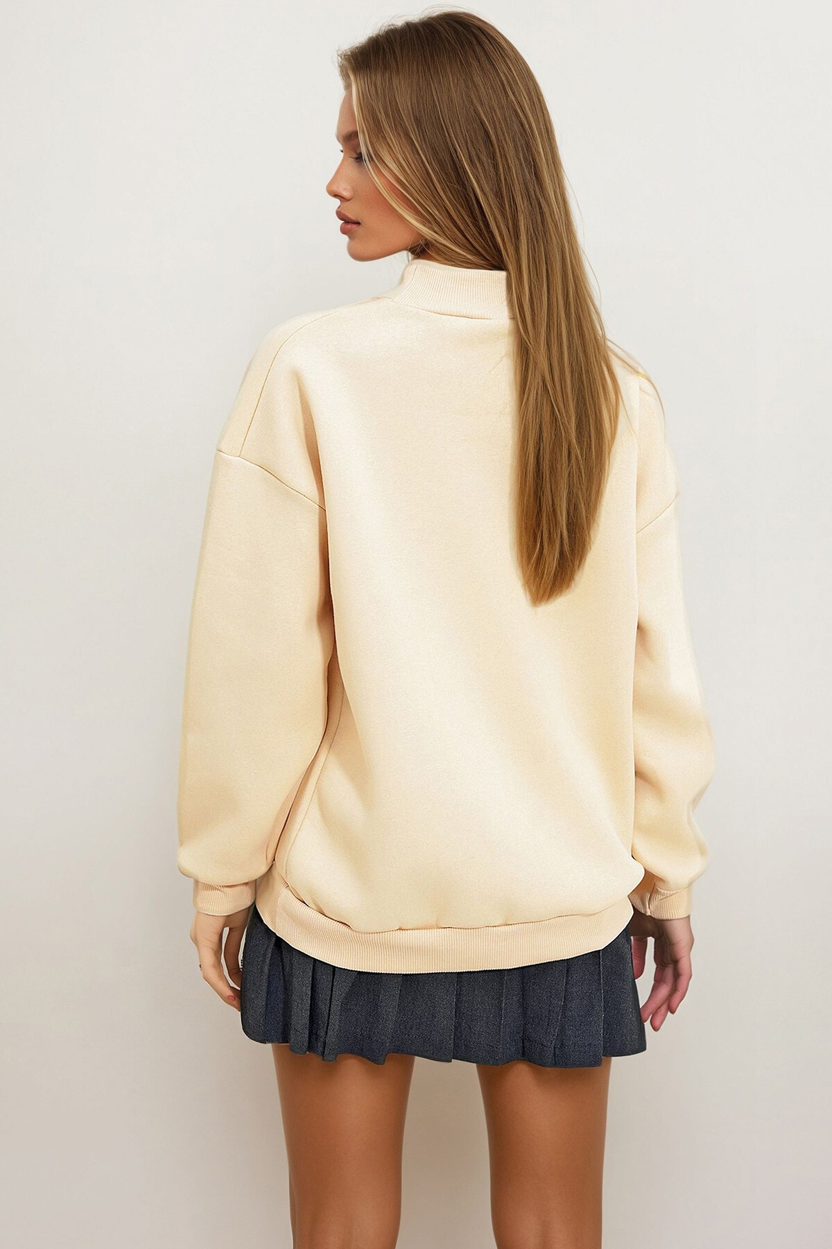 Bej Yarım Balıkçı Yaka İçi Şardonlu Sweatshirt