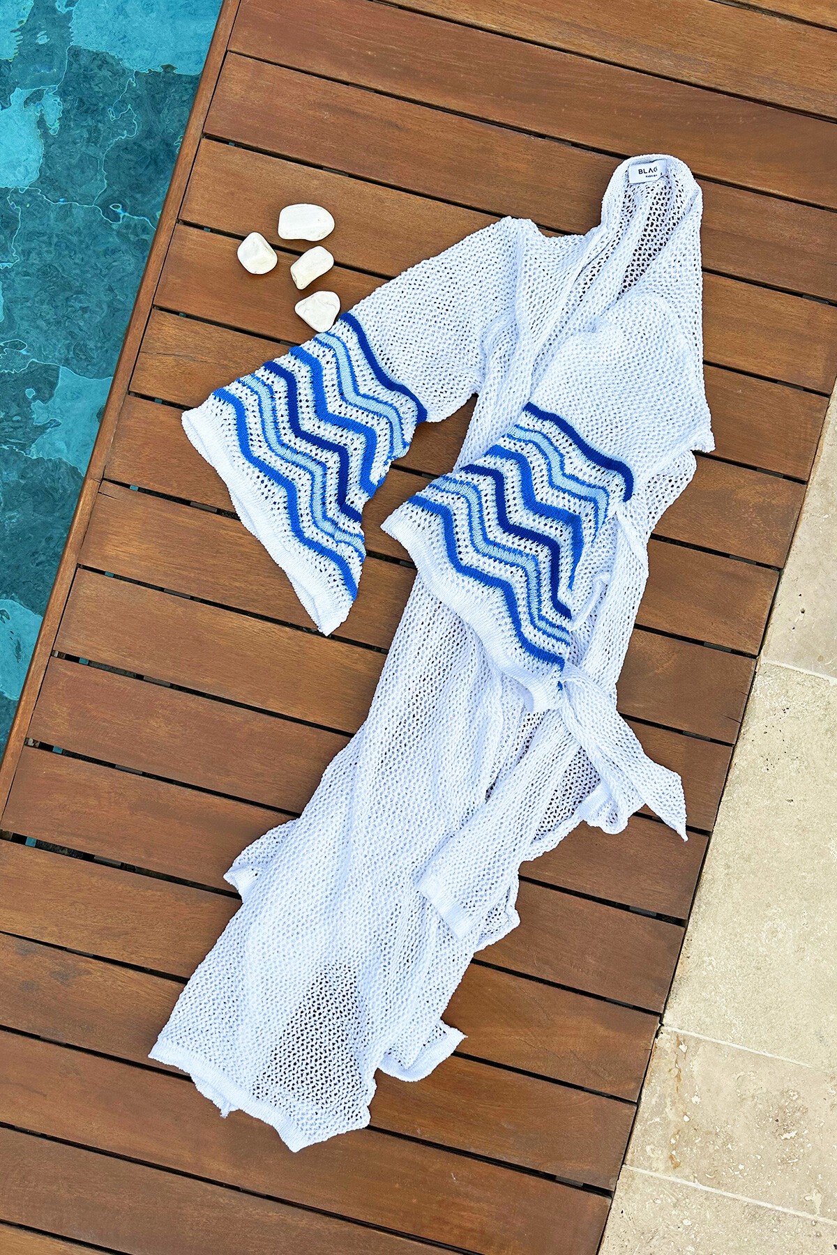 Beyaz Ajur Desenli Kolu Şerit Detaylı Pareo Hırkası