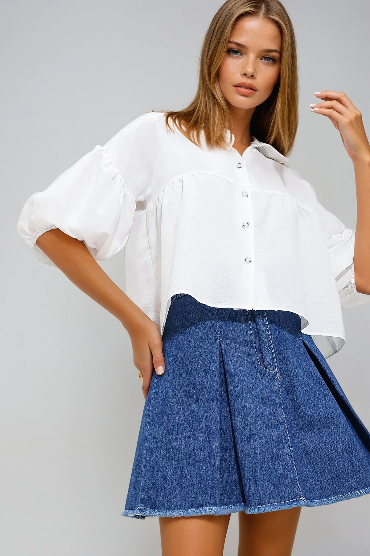 Beyaz Balon Kol Roba Büzgülü Kubra Pamuk Crop Gömlek
