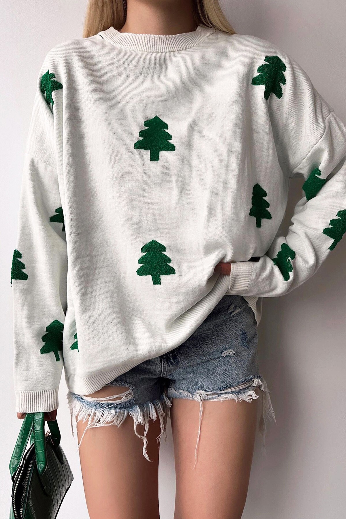 Beyaz Bisiklet Yaka Ağaç Desenli Triko Kazak