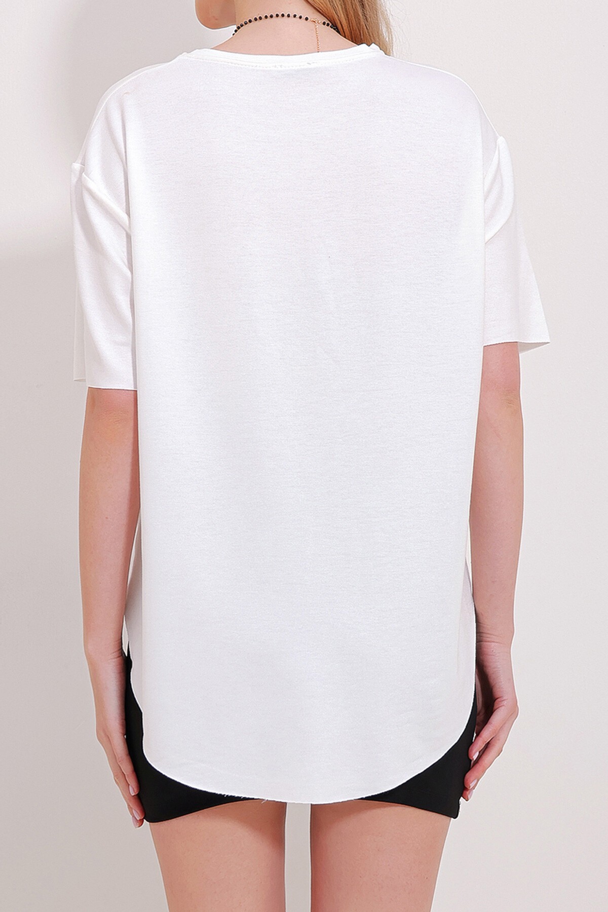 Beyaz Bisiklet Yaka Oval Kesim Modal T Shirt