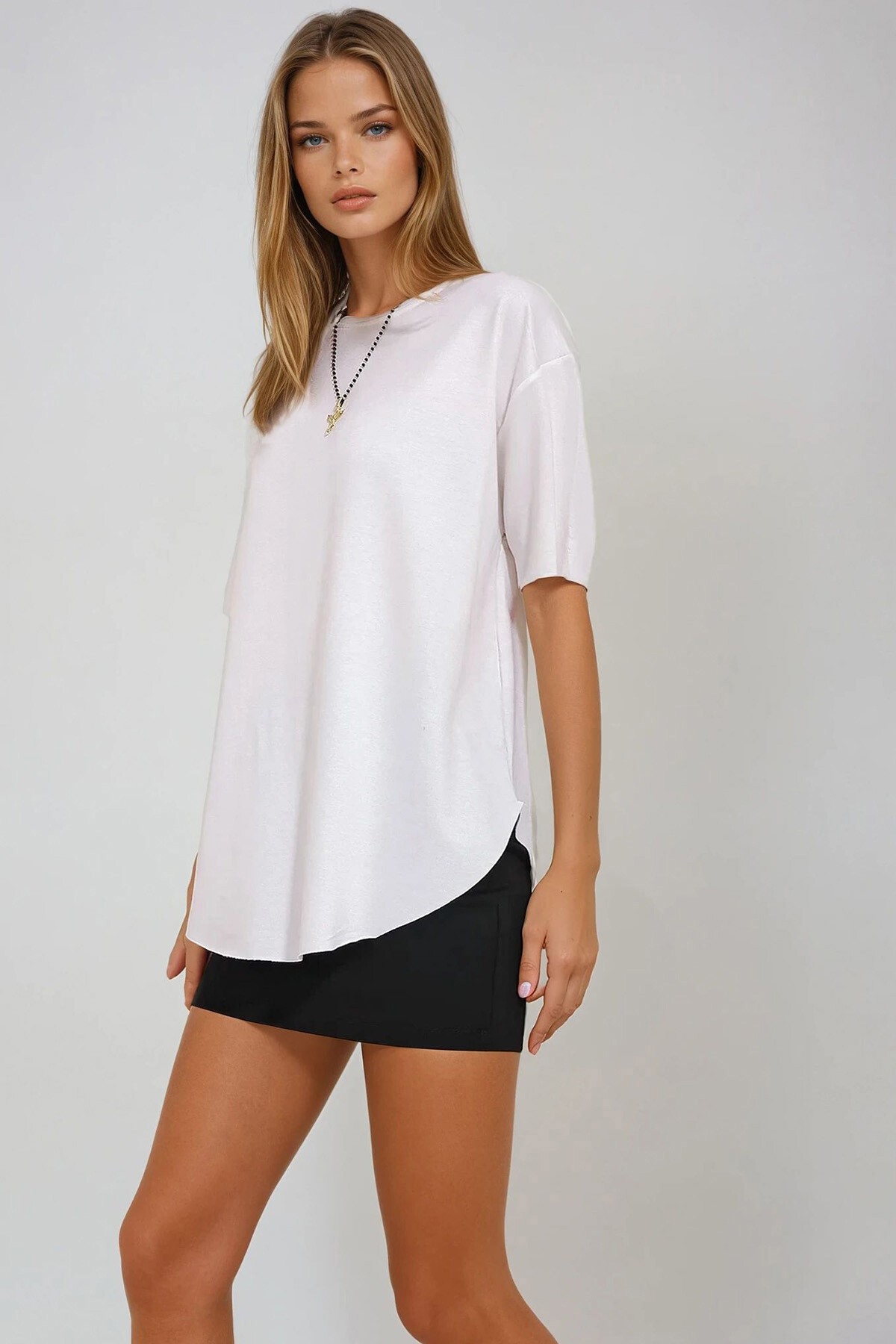 Beyaz Bisiklet Yaka Oval Kesim Modal T Shirt