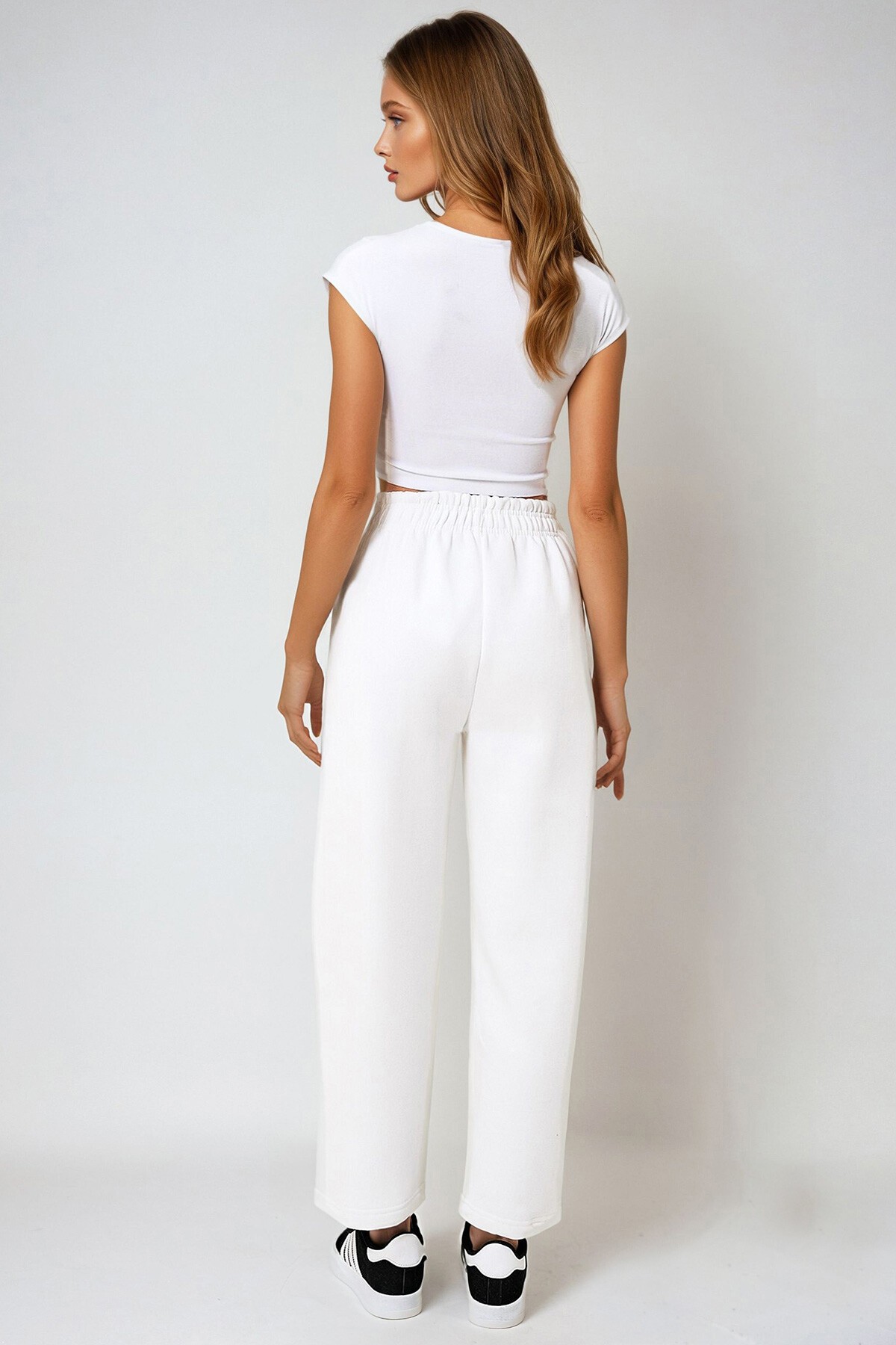Beyaz Çift Cepli Beli Lastikli Önü Çımalı 3 İplik Şardonlu Buggy Kesim Pantolon
